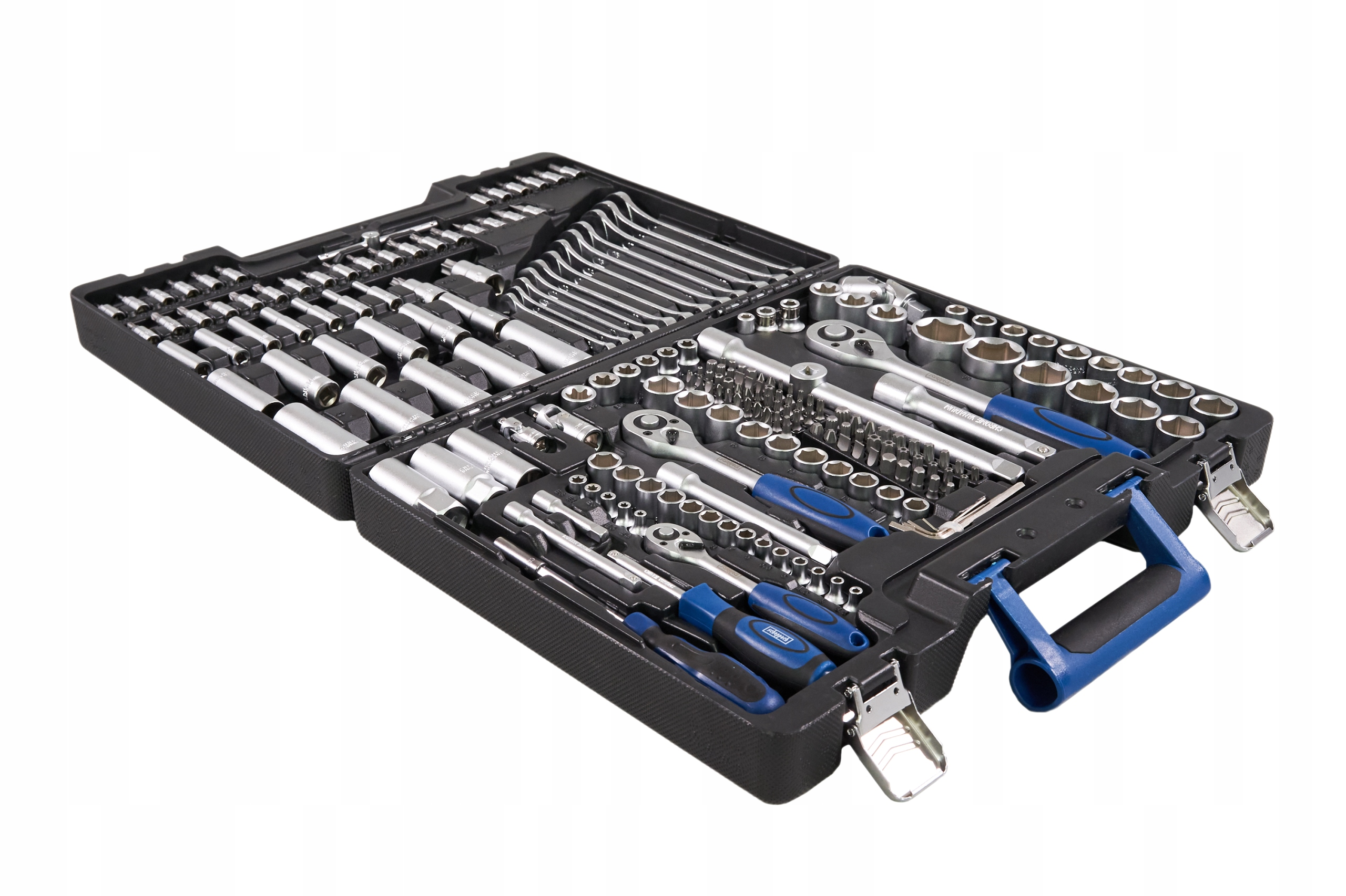 Otwarta walizka narzędziowa z narzędziami. Widoczne klucze, nasadki i inne narzędzia.