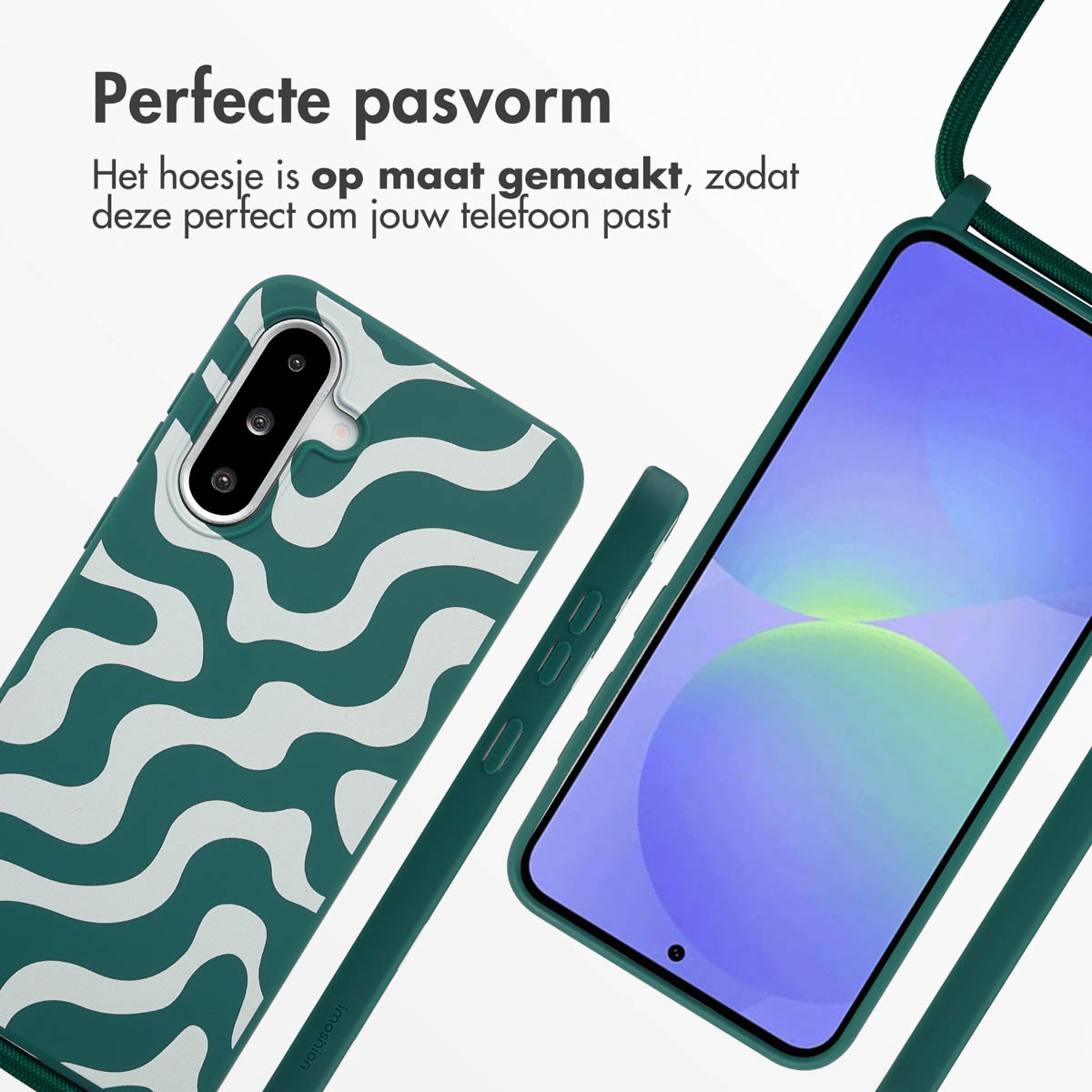 Groen en wit telefoonhoesje, met een zichtbare telefoon. Een groene lanyard.