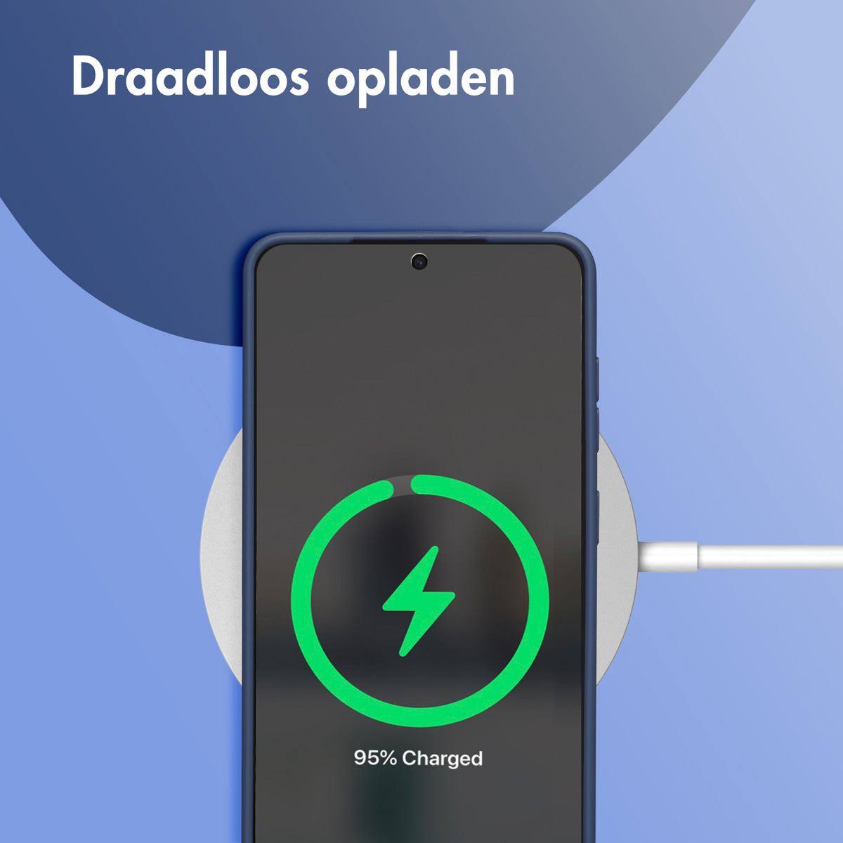 Telefoon draadloos opladen, groen bliksempictogram, toont 95% opgeladen.