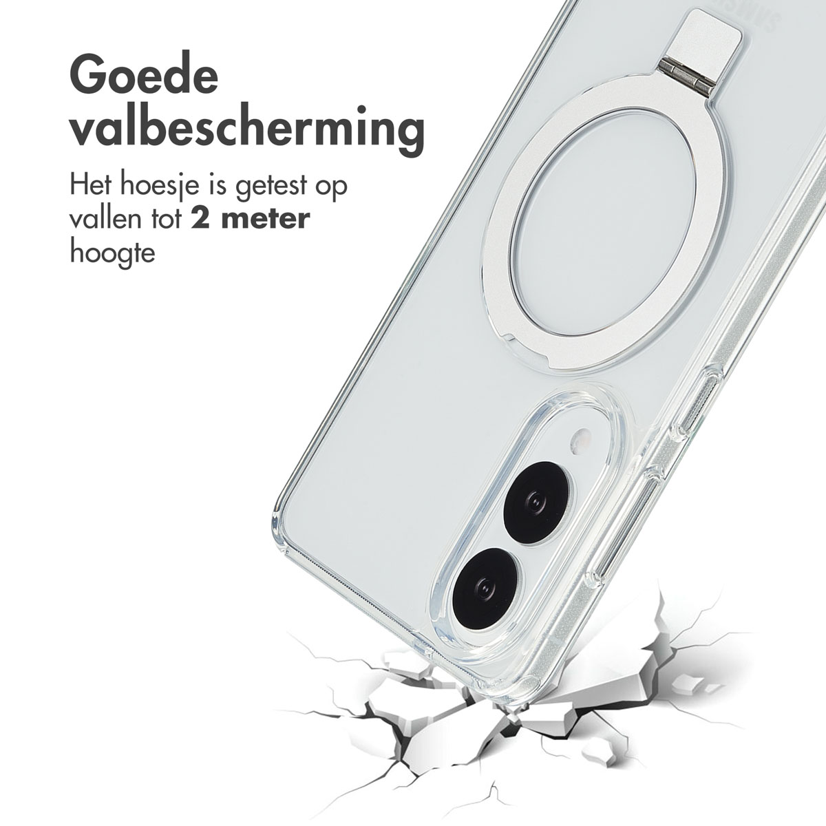 Un étui de téléphone transparent avec un support à anneau argenté est présenté. L'étui est fissuré là où il a heurté le sol.