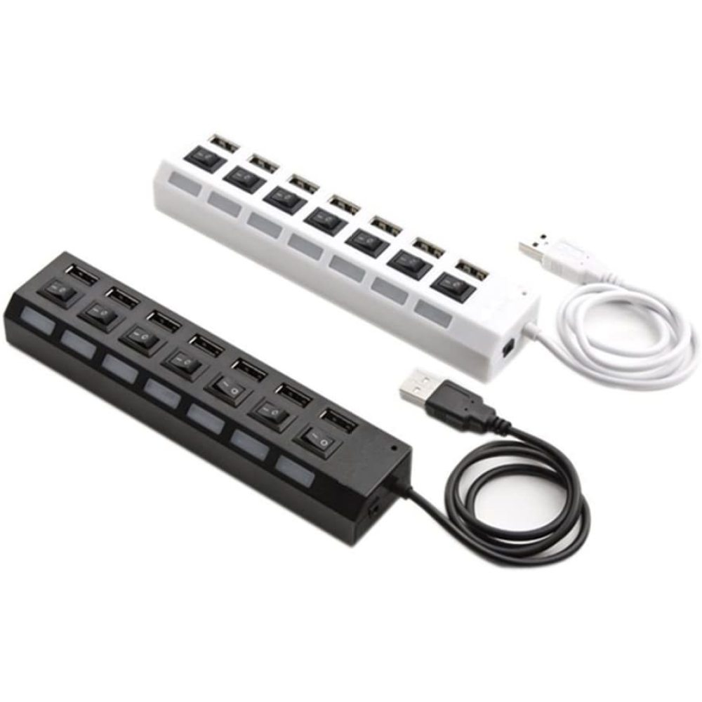 Zwei USB-Hubs, einer schwarz und einer weiß, mit mehreren USB-Anschlüssen und Netzschaltern.