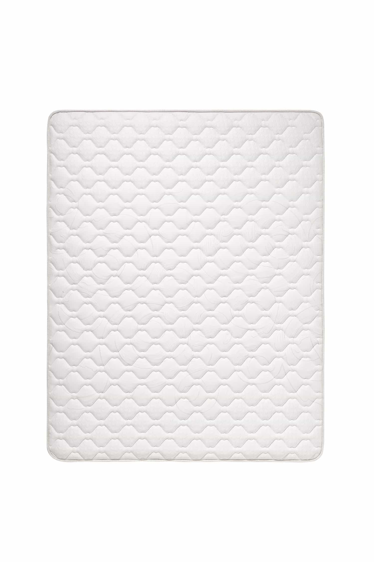 Un colchón blanco con un patrón acolchado, aislado sobre fondo blanco. De forma rectangular.