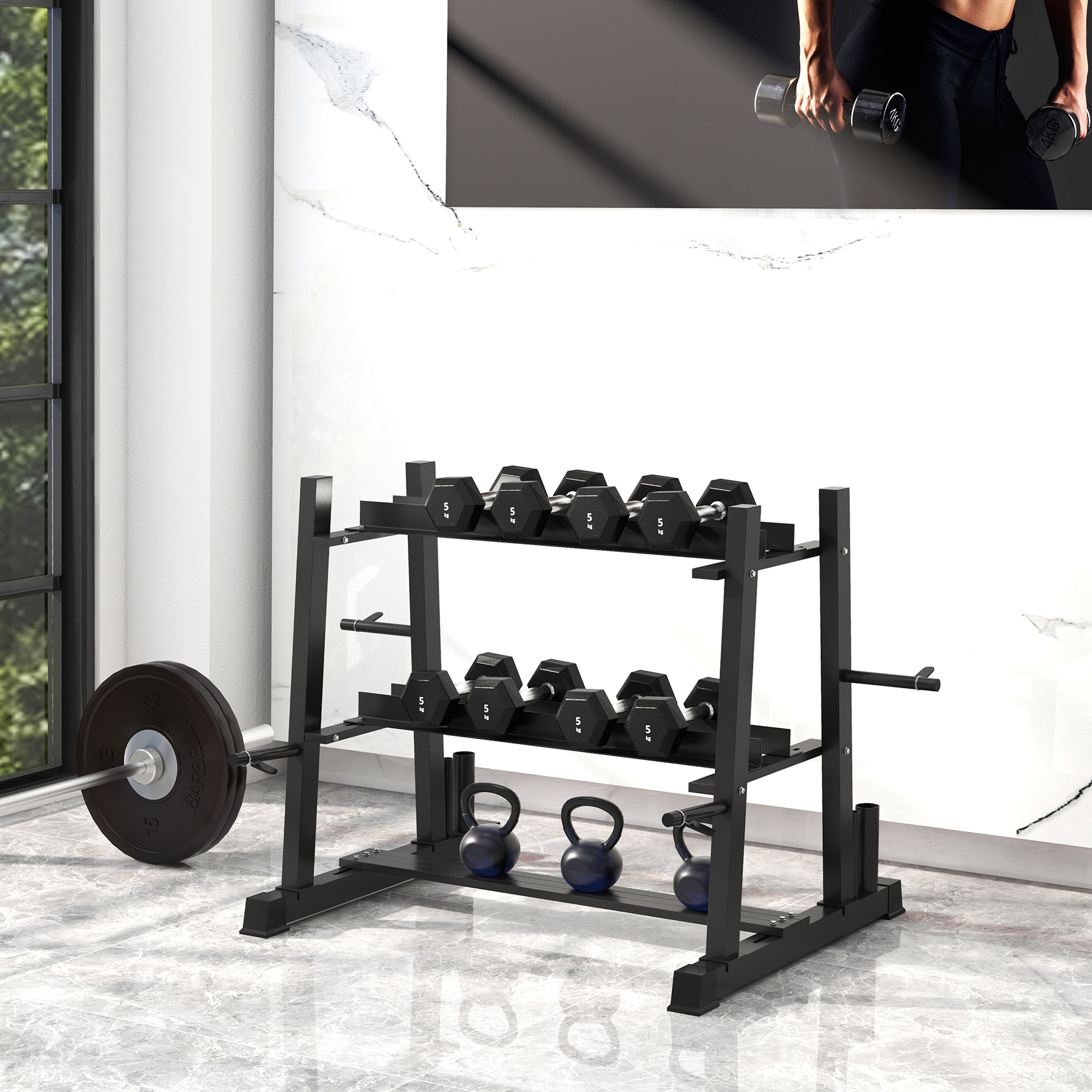 Fitnessraum mit schwarzem Gewichtsregal, Langhantel, Kurzhanteln und Kettlebells.