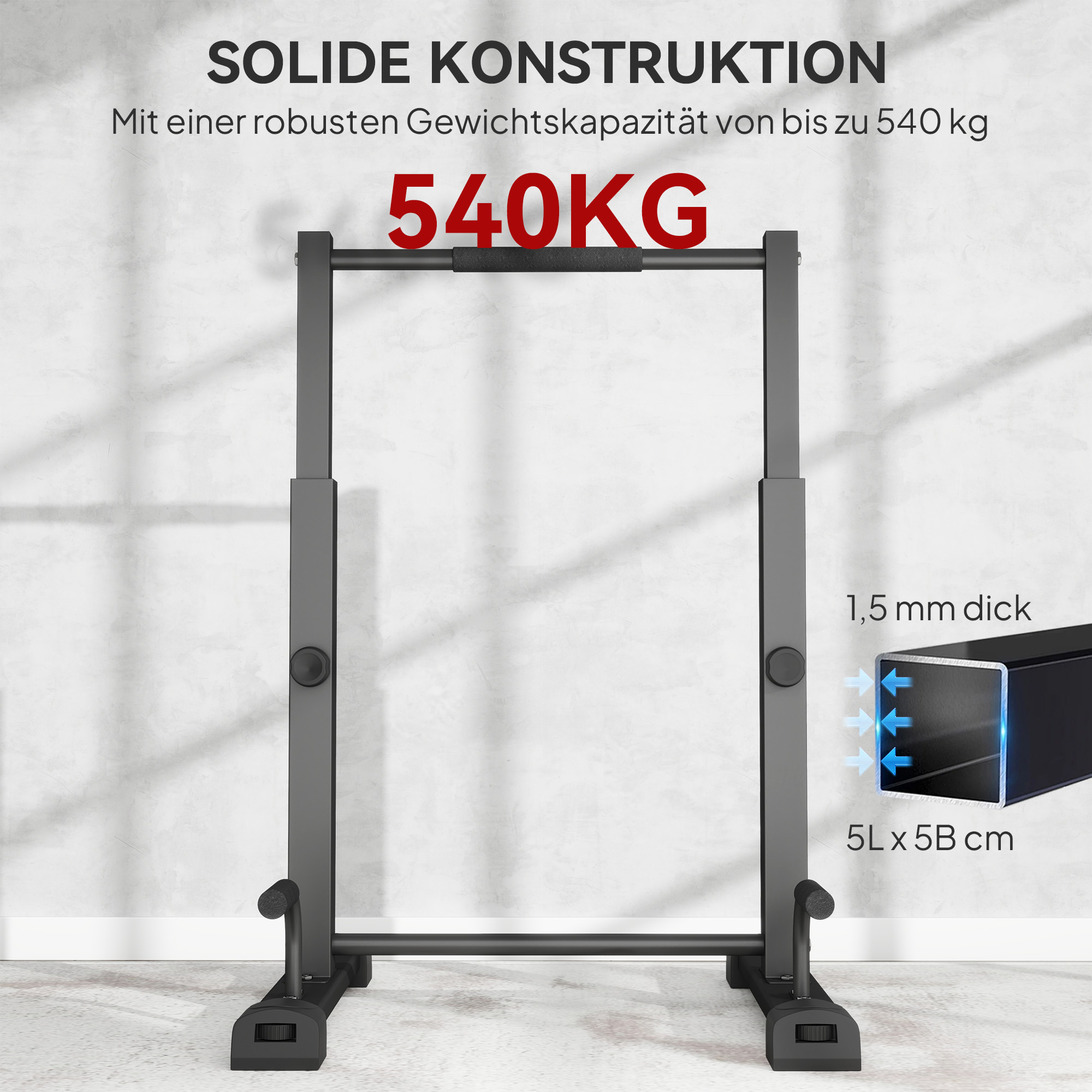 Schwarze Klimmzugstange. Solide Konstruktion, bis zu 540 kg. Der Hintergrund ist weiß.