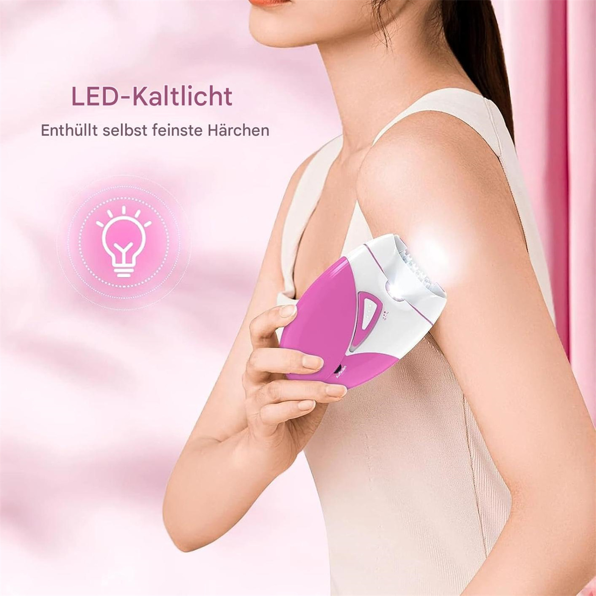 Eine Frau benutzt einen Epilierer an ihrem Arm. Der Epilierer hat ein Licht. Der Hintergrund ist rosa.