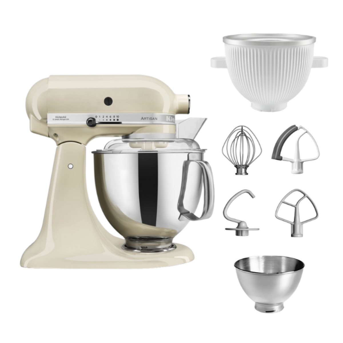 Cremefarbener KitchenAid-Küchenmixer mit Aufsätzen: Schneebesen, Knethaken, Flachrührer und Eismaschine.
