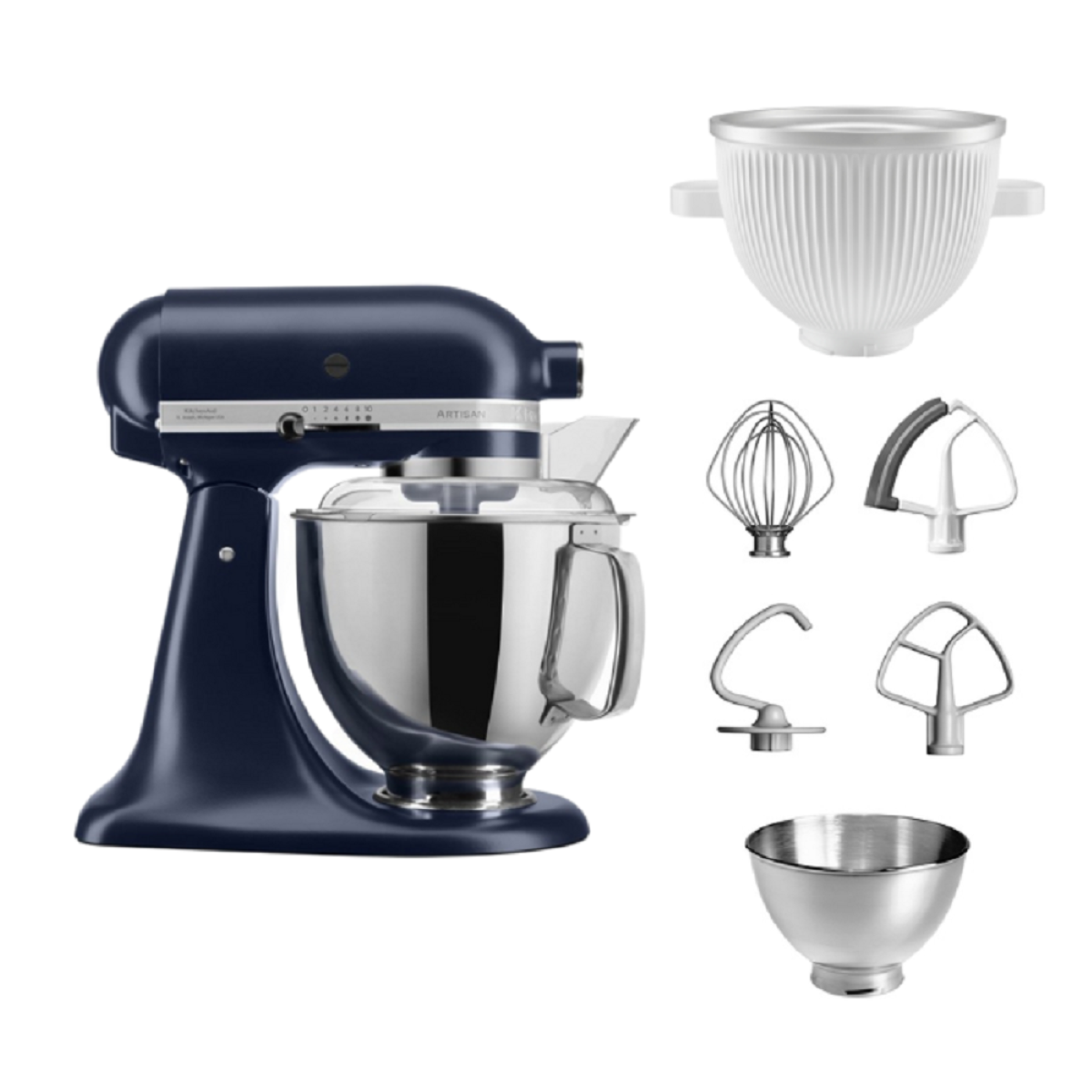 Ein dunkelblauer KitchenAid-Mixer mit Aufsätzen steht vor weißem Hintergrund.