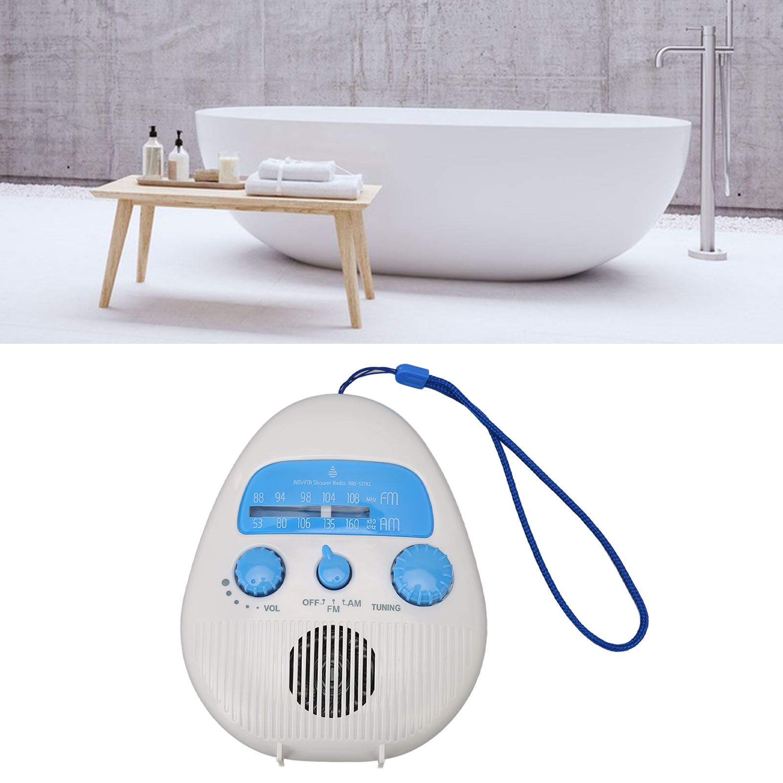 Badezimmer mit Badewanne, kleinem Tisch mit Gegenständen und Duschradio.