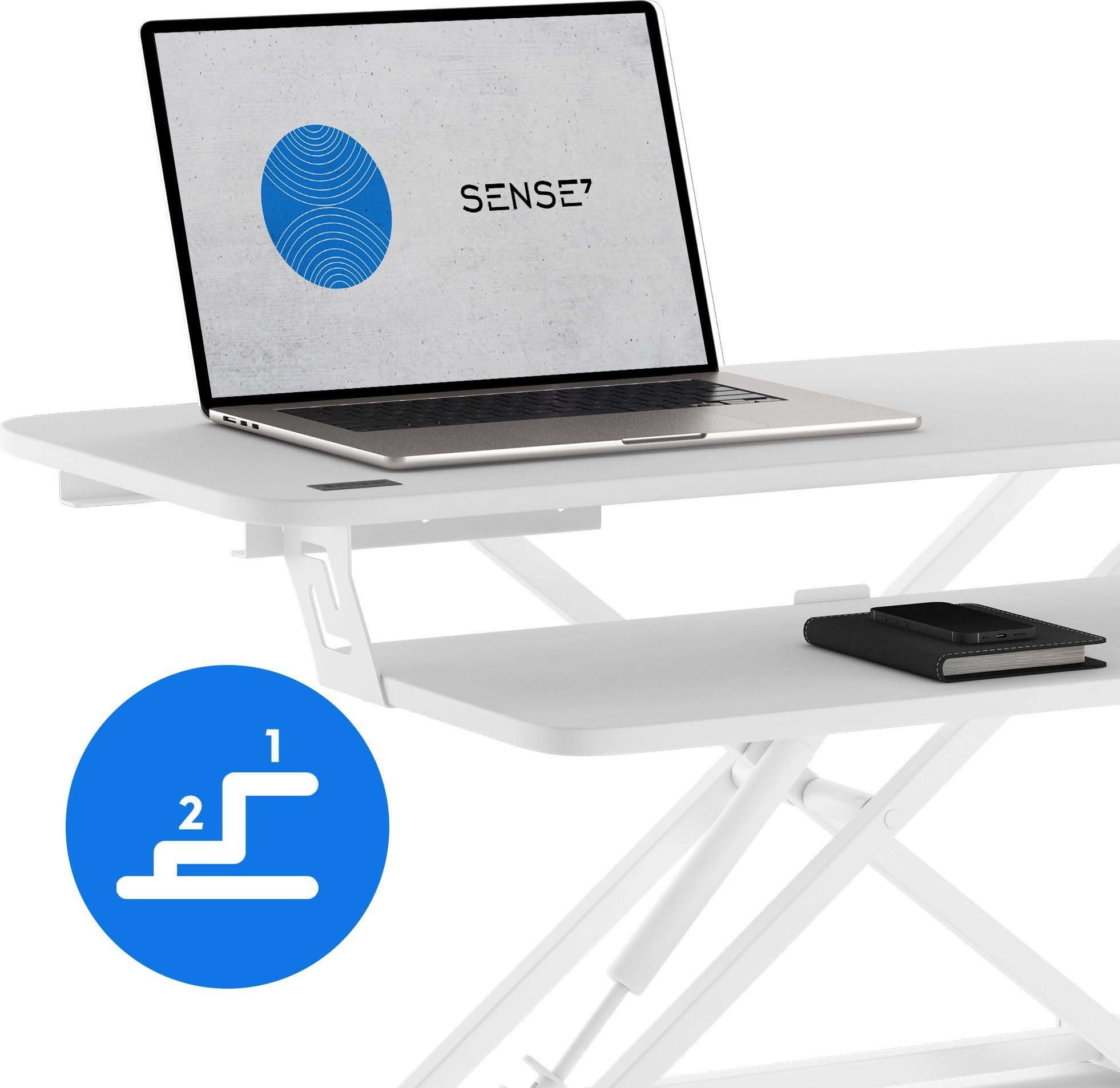 Weißer Stehtisch mit Laptop und Notizbuch, mit einem Schritt-Symbol.
