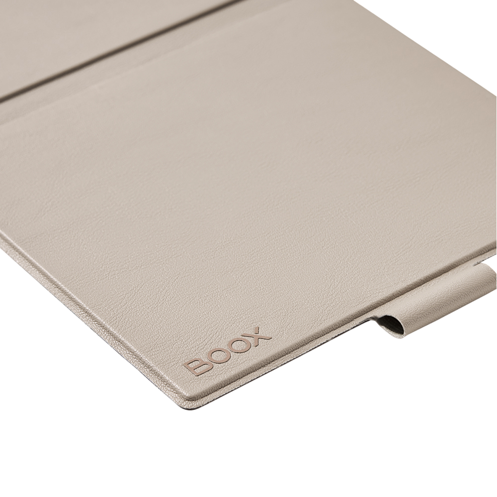 Nahaufnahme einer hellbraunen Boox Tablet-Hülle. Das Boox-Logo ist in der Ecke sichtbar.