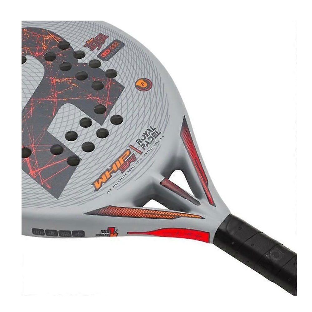 Raqueta de pádel gris con diseño rojo y texto Whip Royal Padel.