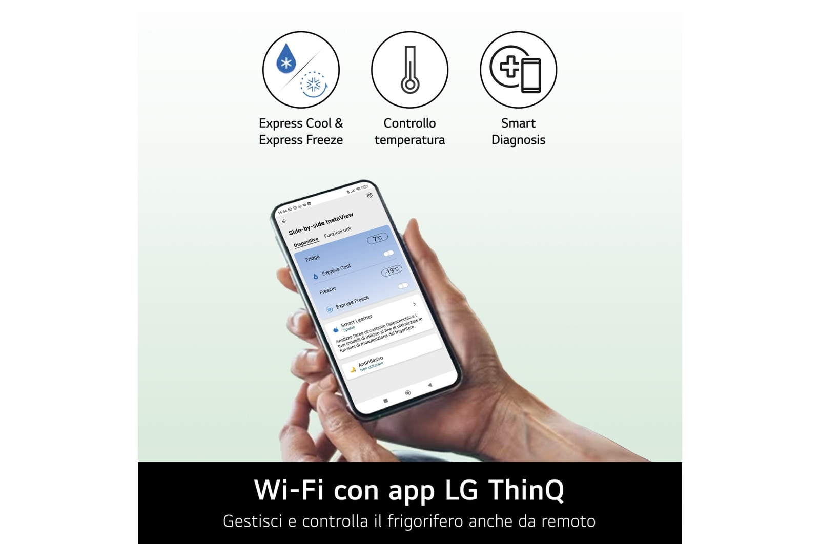 Una persona che tiene un telefono con un'app che mostra le funzionalità LG ThinQ per un frigorifero.