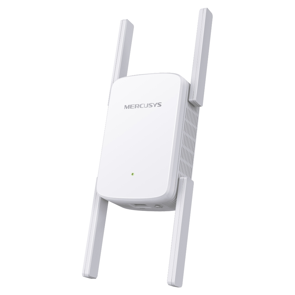 Beyaz Mercusys WiFi genişletici. İki anten uzatılmış. Yeşil ışık yanıyor.