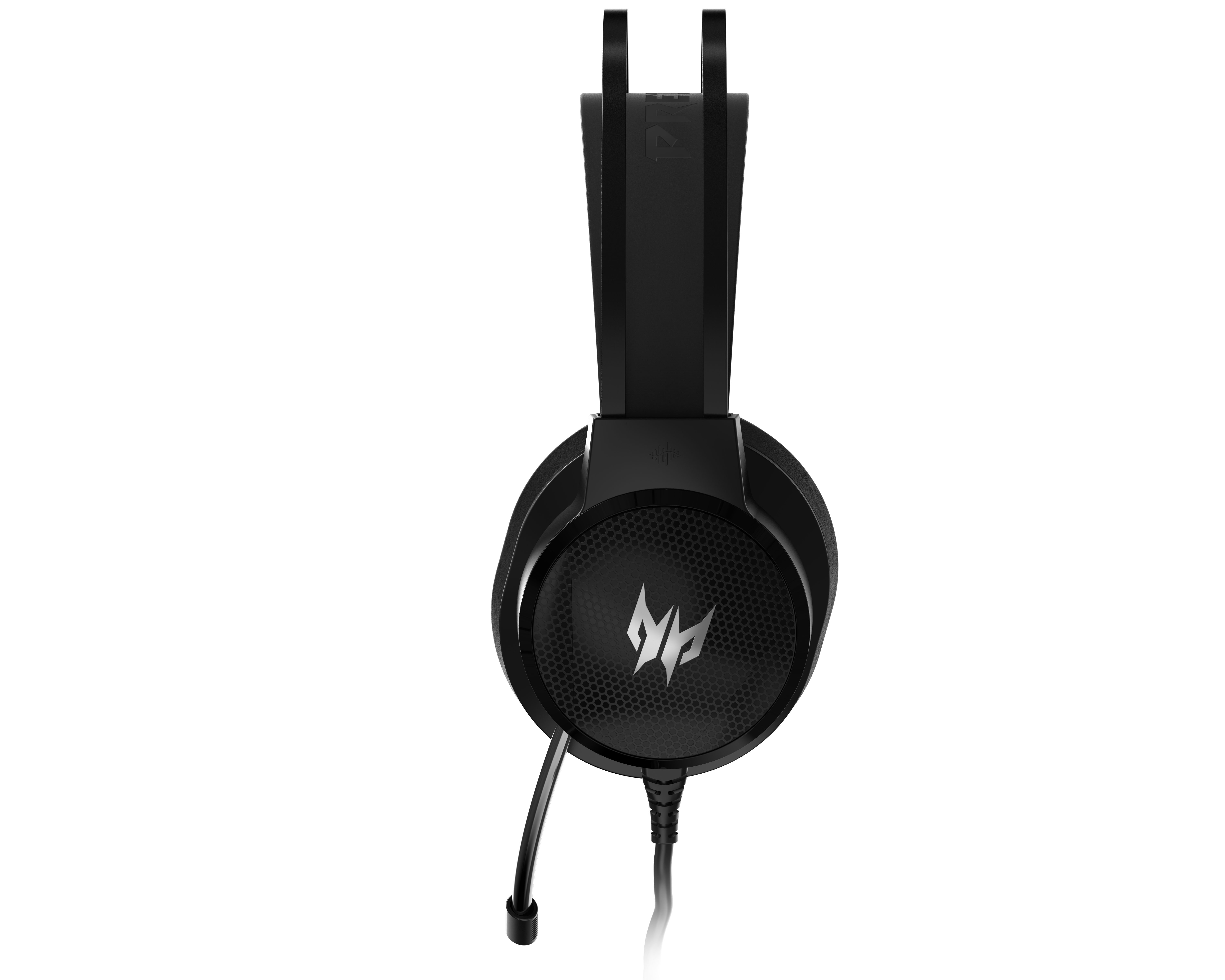 Auriculares gaming negros sobre blanco. Auriculares, diadema y micrófono presentes.