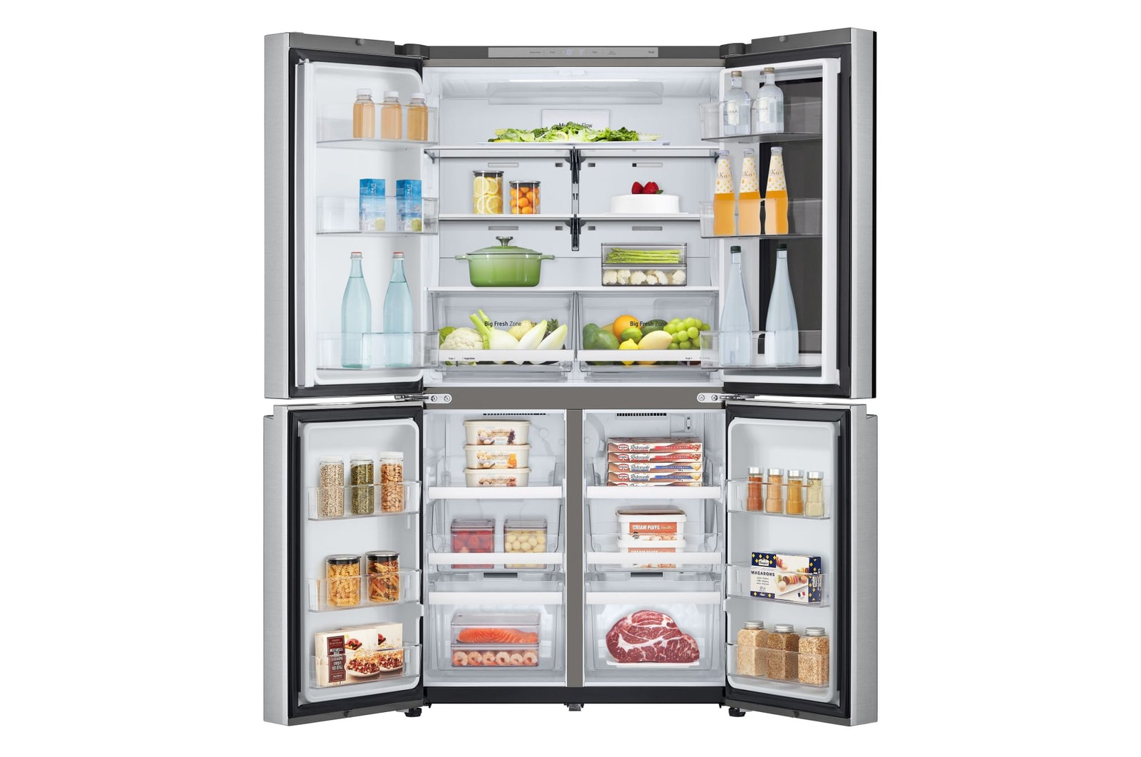 Otwarta lodówka wypełniona produktami spożywczymi na półkach.