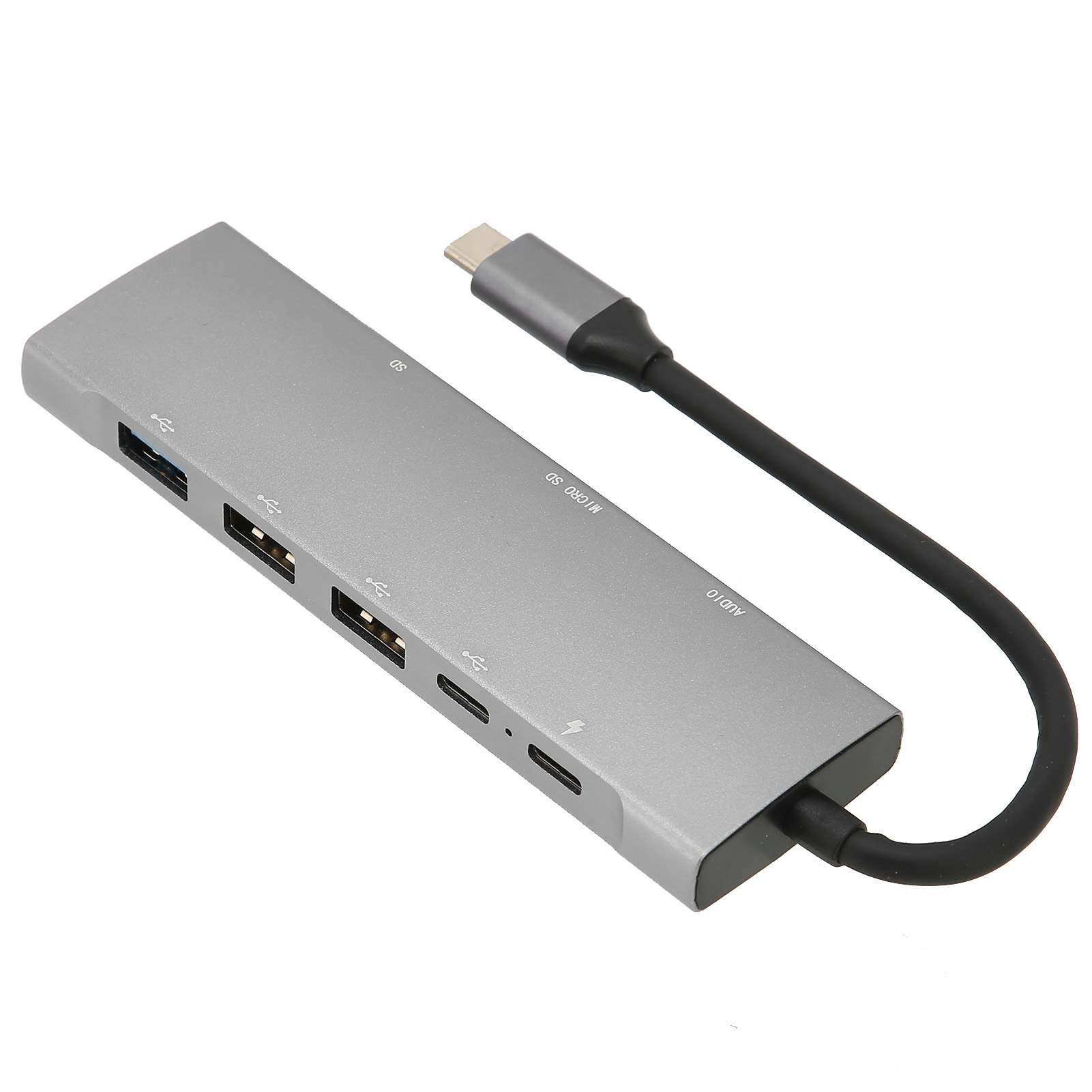 Ein silberner USB-C-Hub mit mehreren Anschlüssen: USB, SD, Micro-SD und Audio.