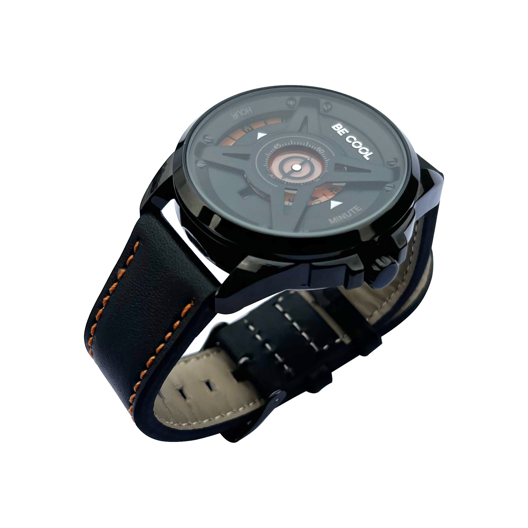 Schwarze Uhr schräg, mit schwarzem Armband und Kompass-Zifferblatt. Der Hintergrund ist weiß.