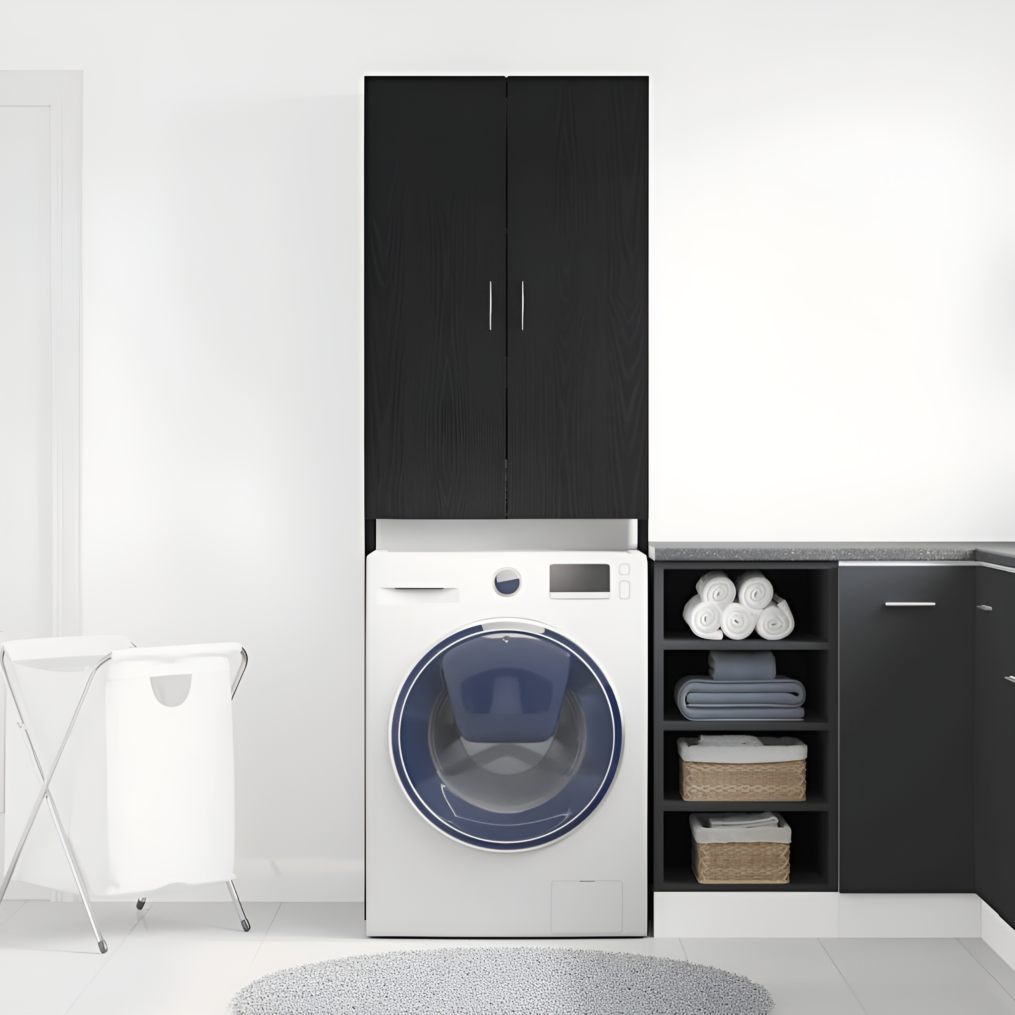 Ein Waschraum mit Waschmaschine und Schrank. Weißer Hintergrund.