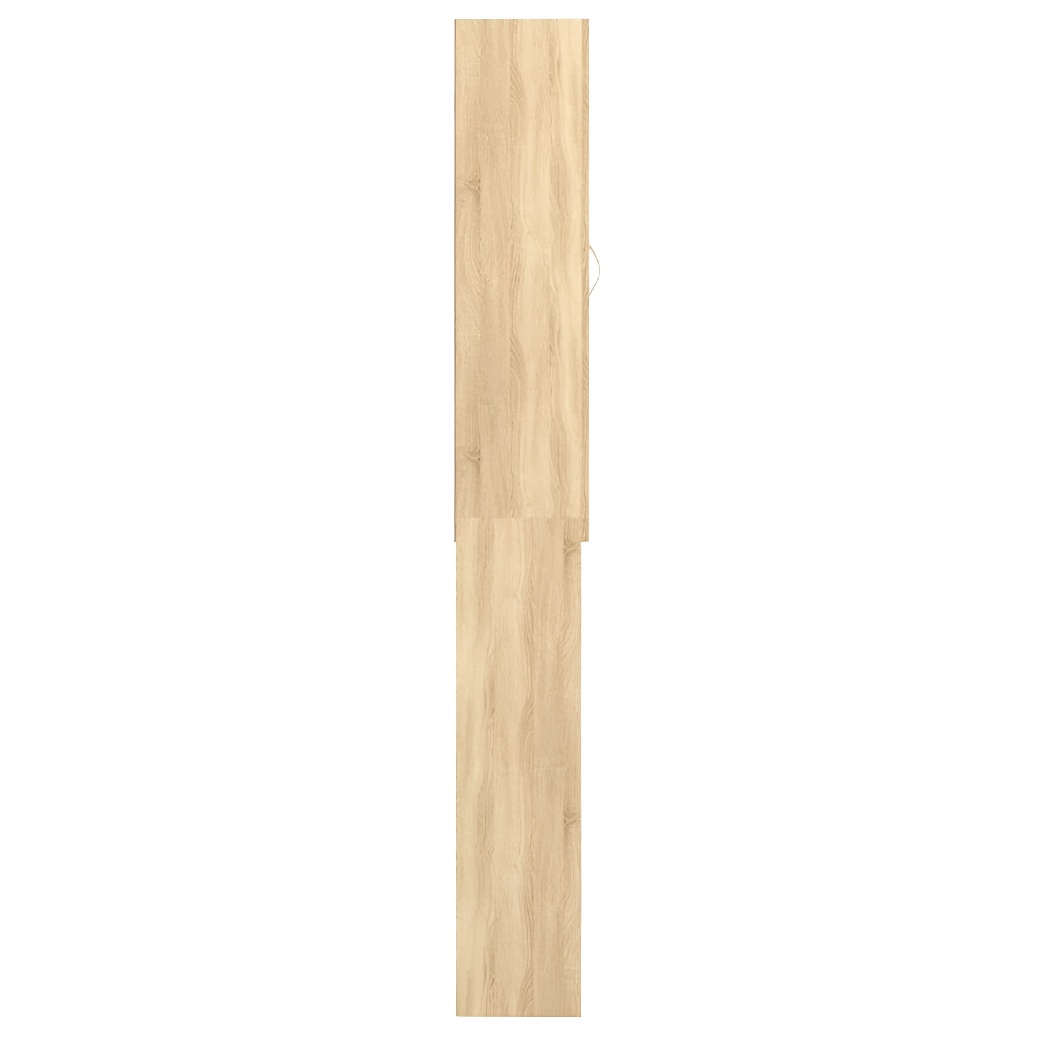 Ein hoher Holzschrank mit zwei Türen, vor weißem Hintergrund.