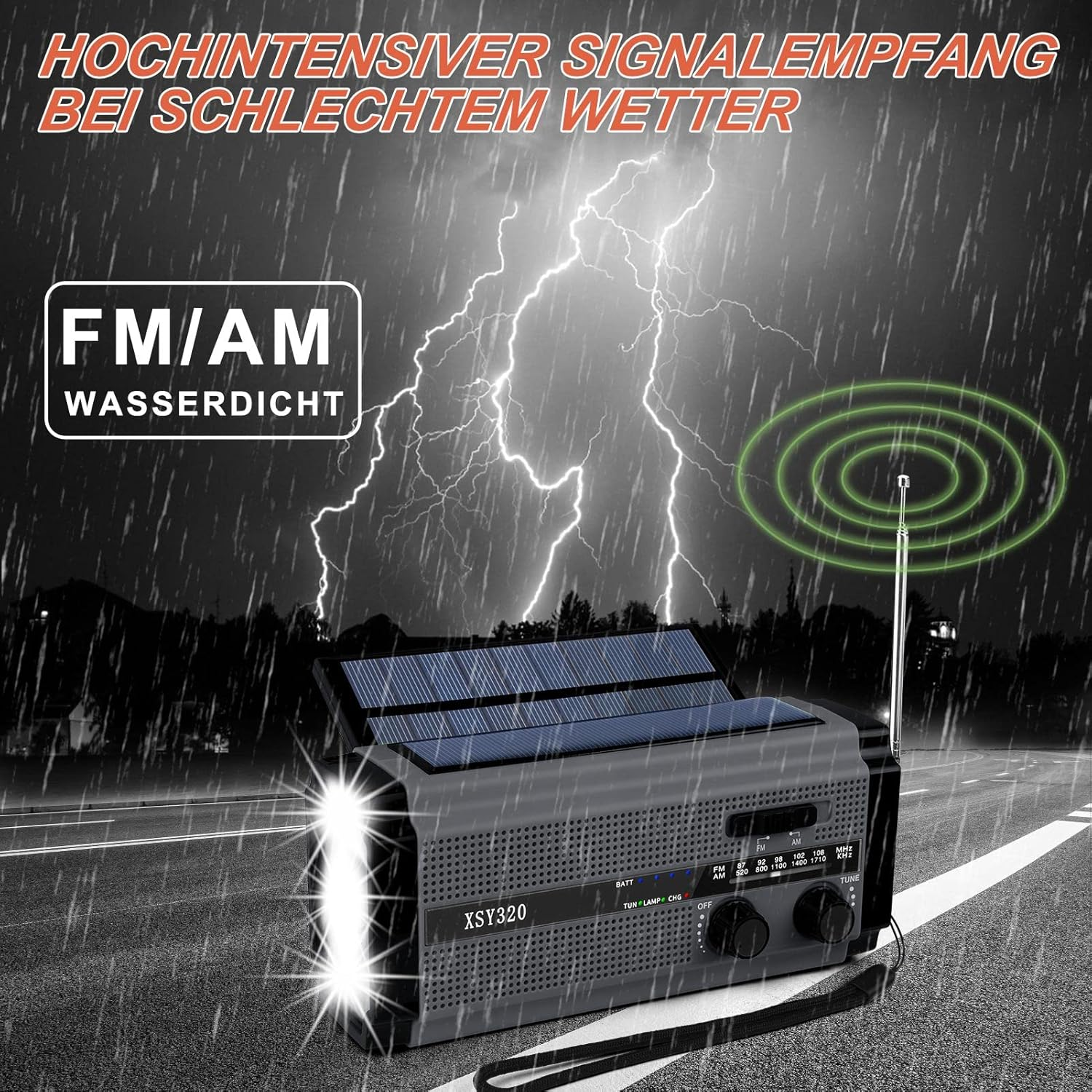 Ein Notfallradio mit Solarpanelen und Handkurbel in einer stürmischen, regnerischen Umgebung.