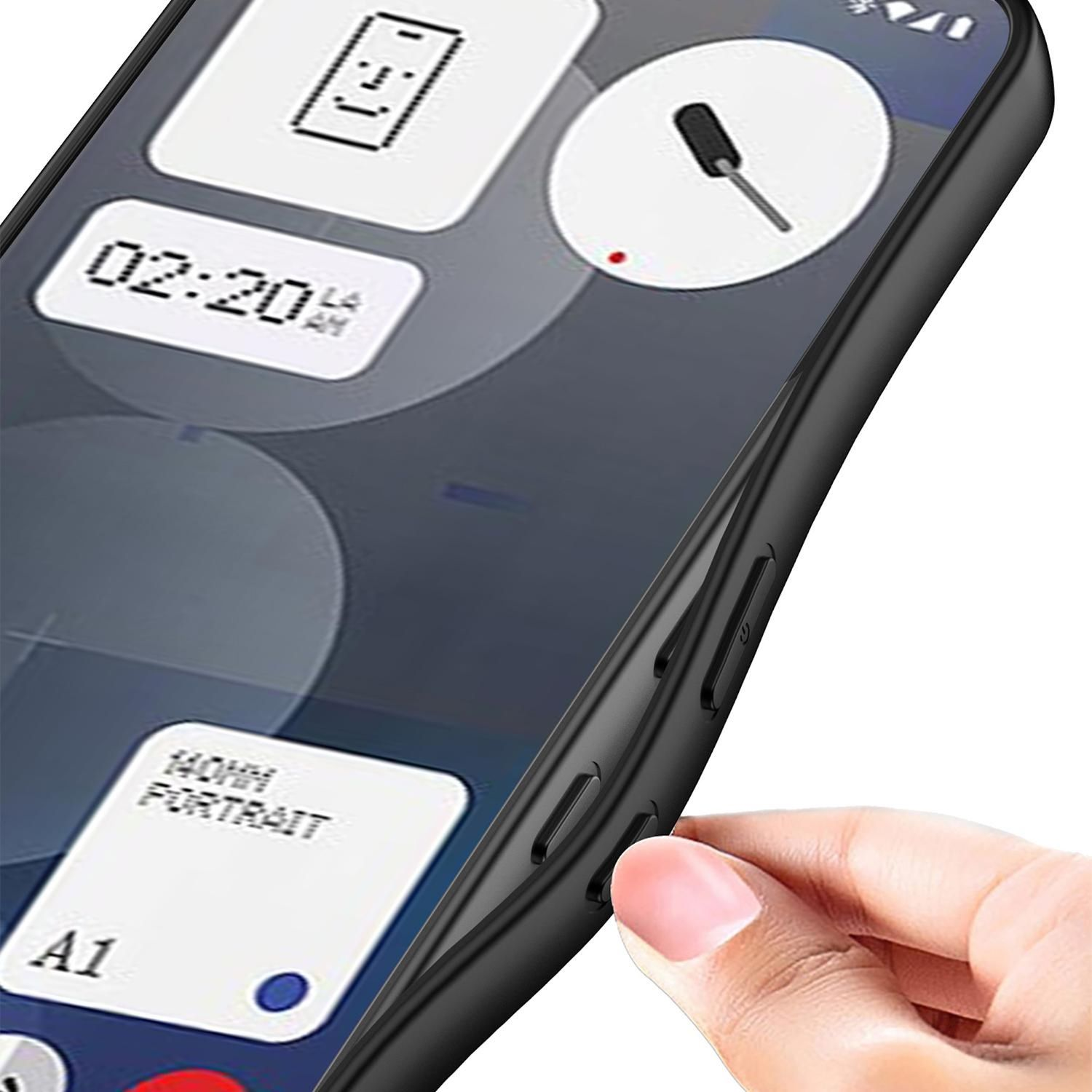 Nahaufnahme eines schwarzen Telefons, dessen Bildschirm Symbole zeigt, gehalten von einer Hand.