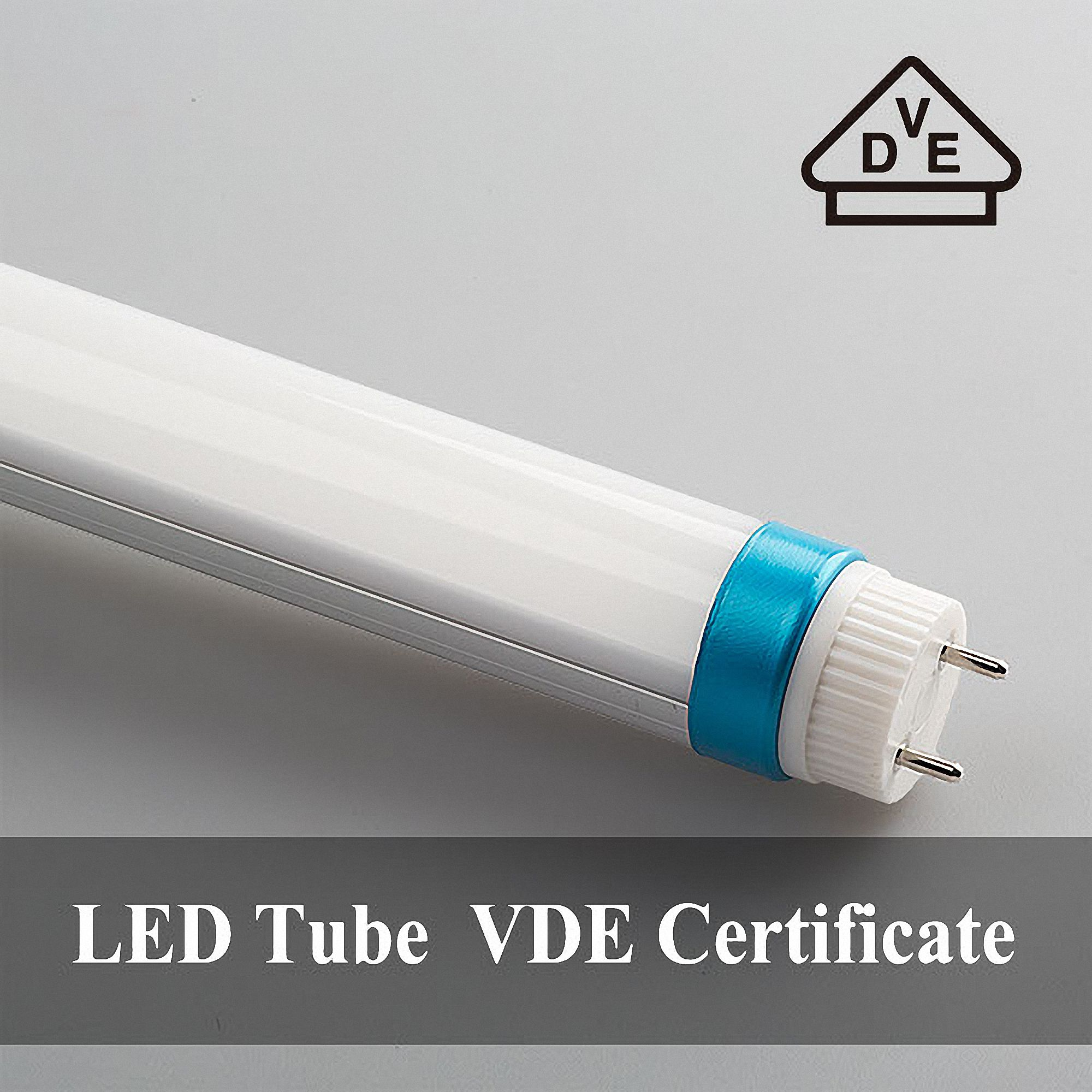 Eine weiße LED-Röhre mit blauem Ring, mit VDE-Zertifizierungslogo und Text.