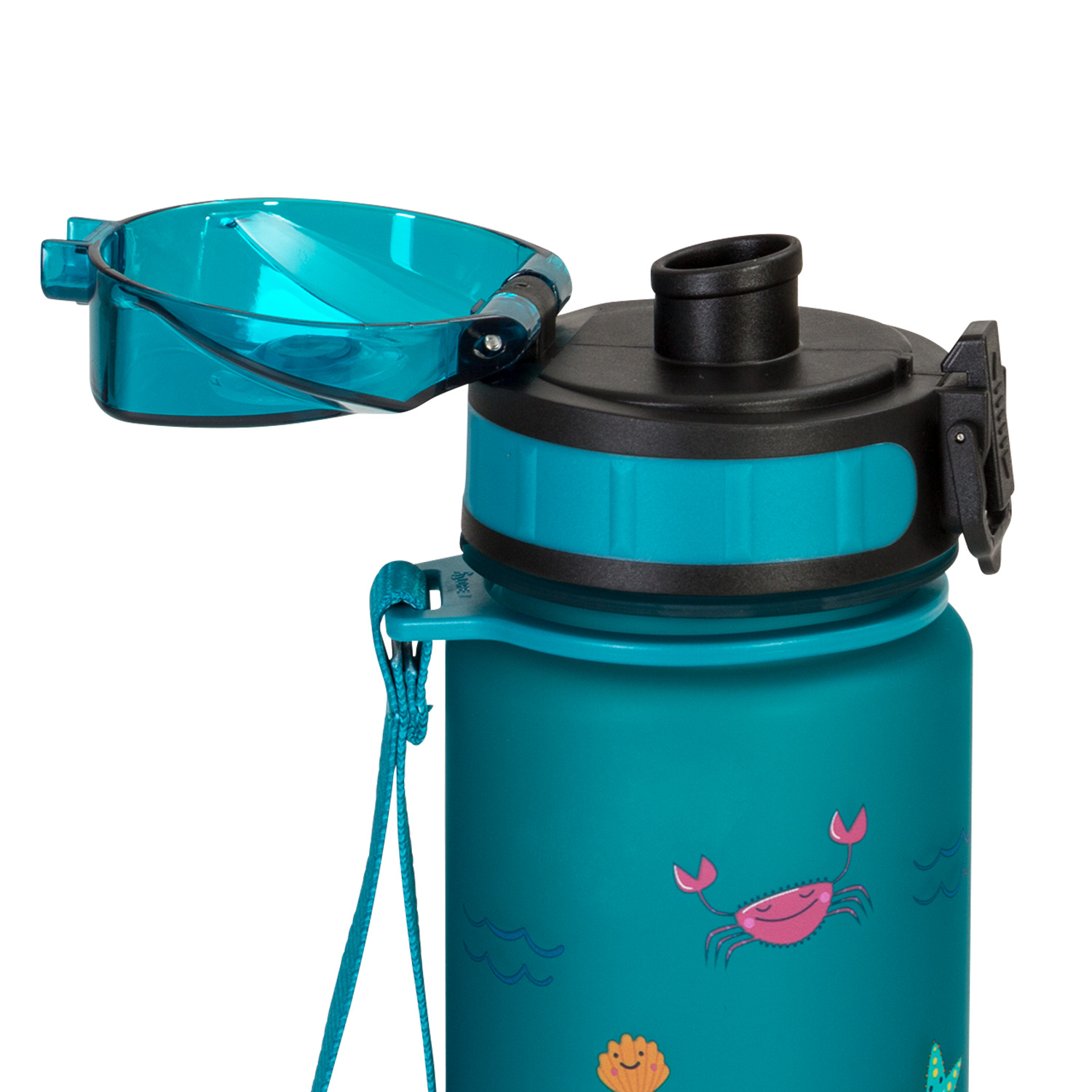 Nahaufnahme eines Deckels einer türkisfarbenen Wasserflasche, offen. Schwarze Kappe mit blauem Riemen.