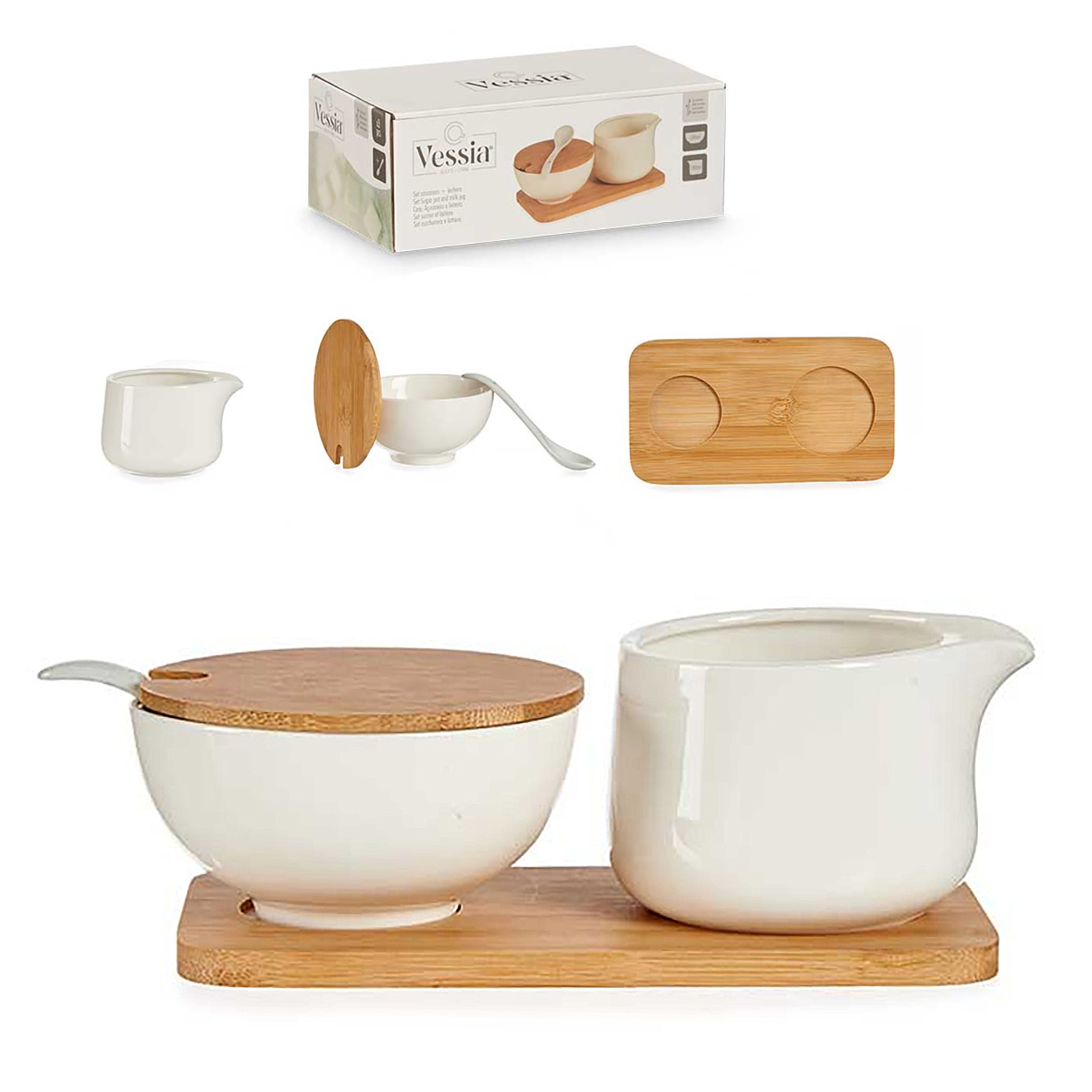 Ein Set aus weißen Keramikschalen auf einem Bambustablett. Enthält eine Schale mit Deckel, einen Löffel und einen Sahneaufbereiter.