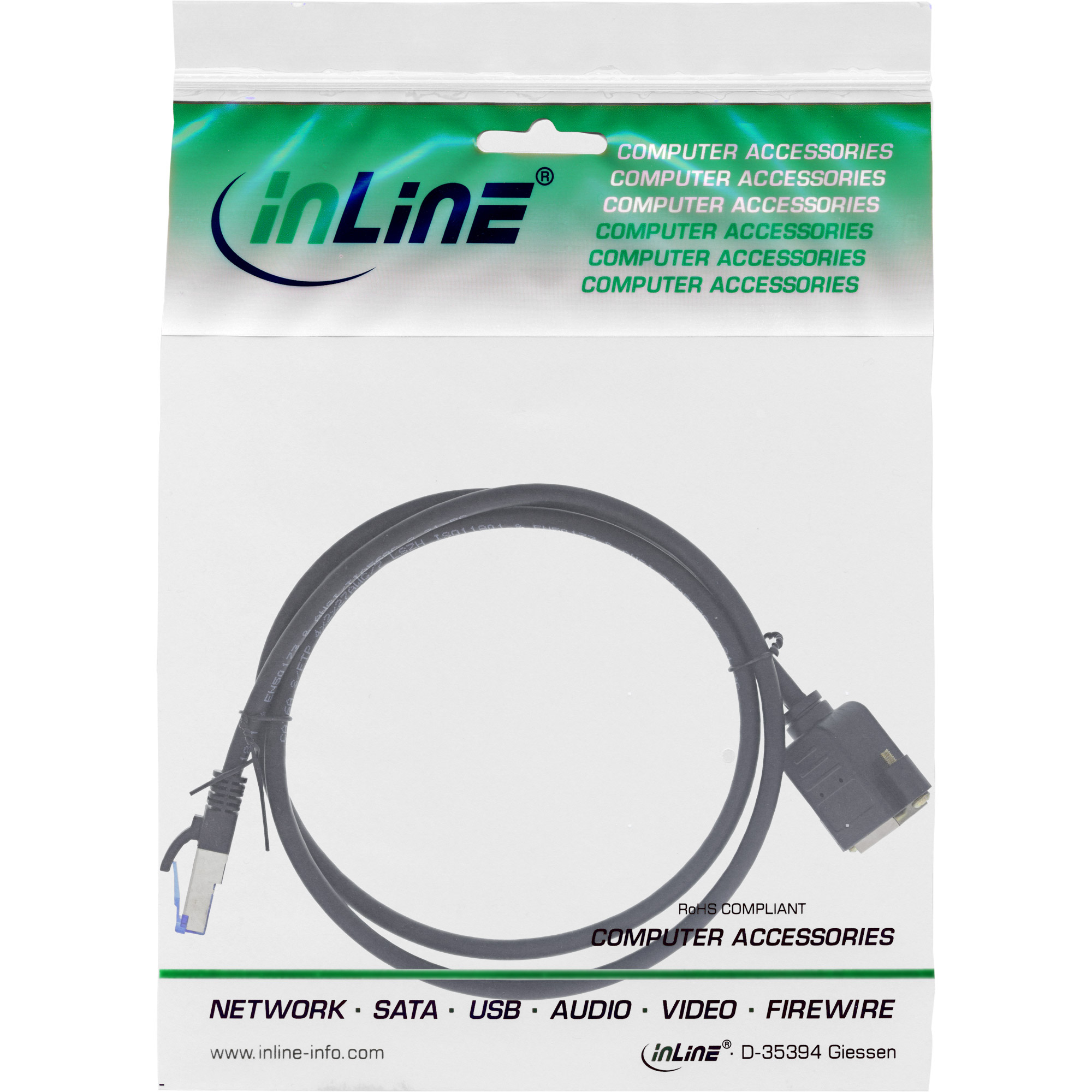 Rode netwerkkabel in een transparante plastic zak met computeraccessoires.