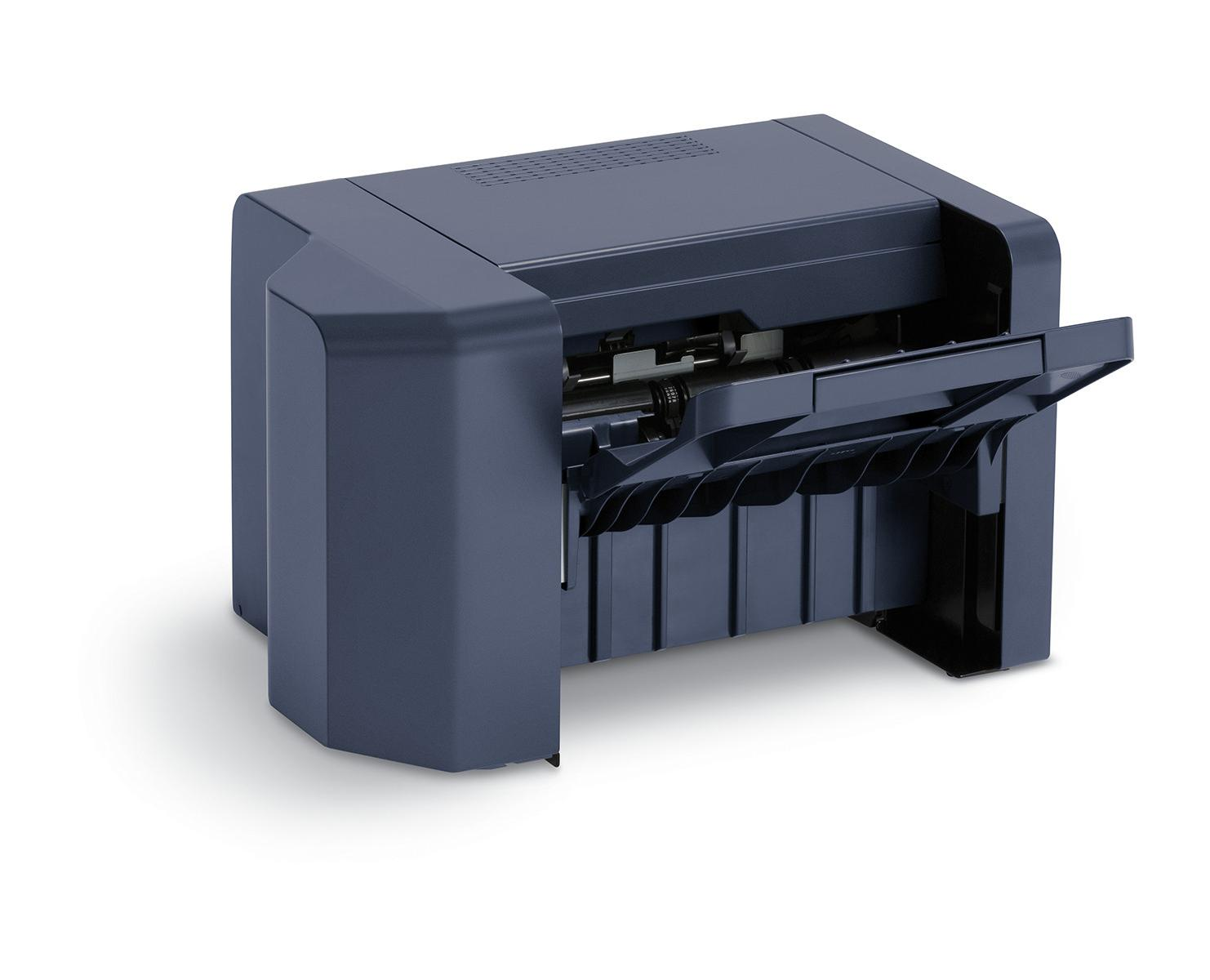 Ciemnoniebieska drukarka, otwarta taca na papier, białe tło.