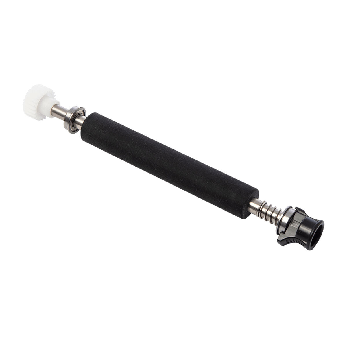 Czarny wałek z białą zębatką i metalowymi częściami. Białe tło.