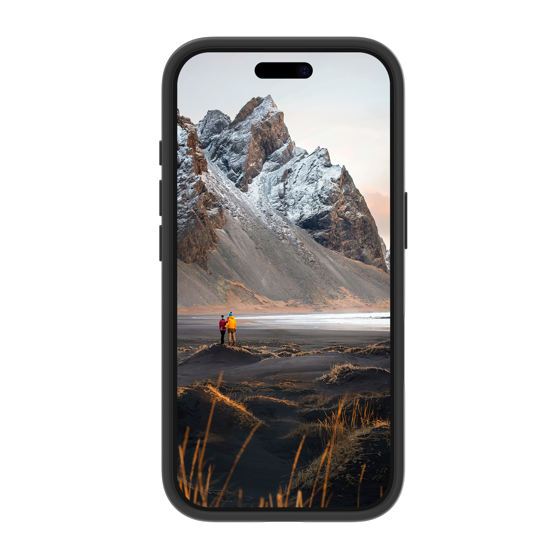 Uno smartphone che mostra un paesaggio montano con due figure.