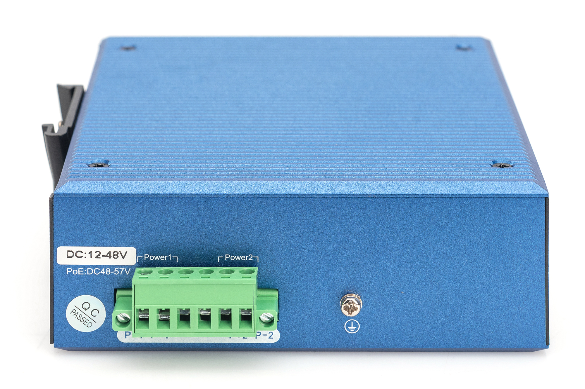 Dispositivo di rete blu con morsettiera verde, connettori Power1, Power2 e adesivo QC.