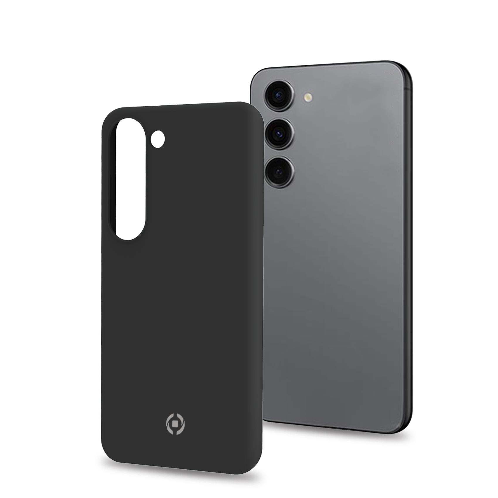 Una custodia nera per telefono accanto a un telefono grigio. La custodia ha un ritaglio per la fotocamera e un logo.