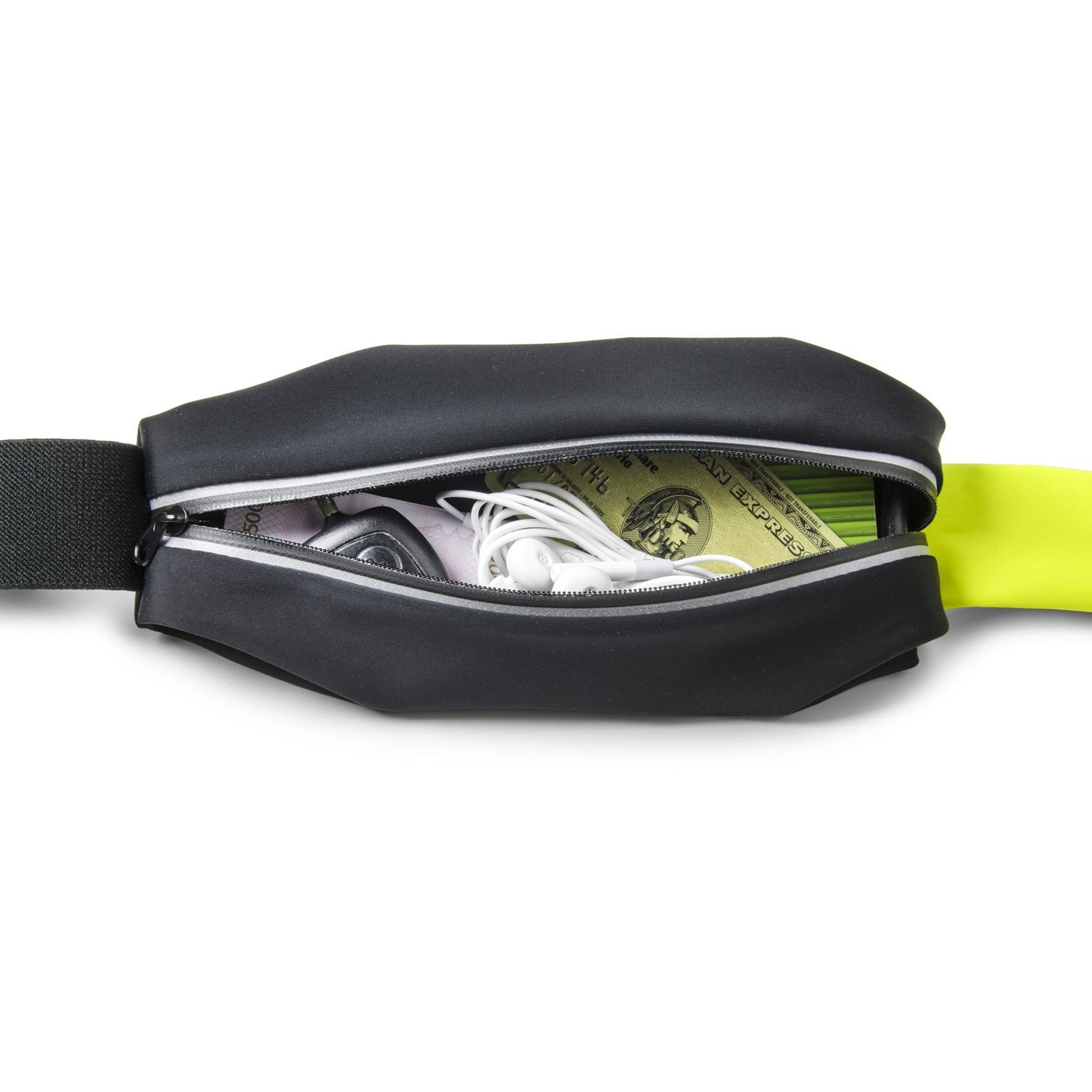 Fascia da corsa nera con apertura con zip, contenente contanti, auricolari e un telefono.