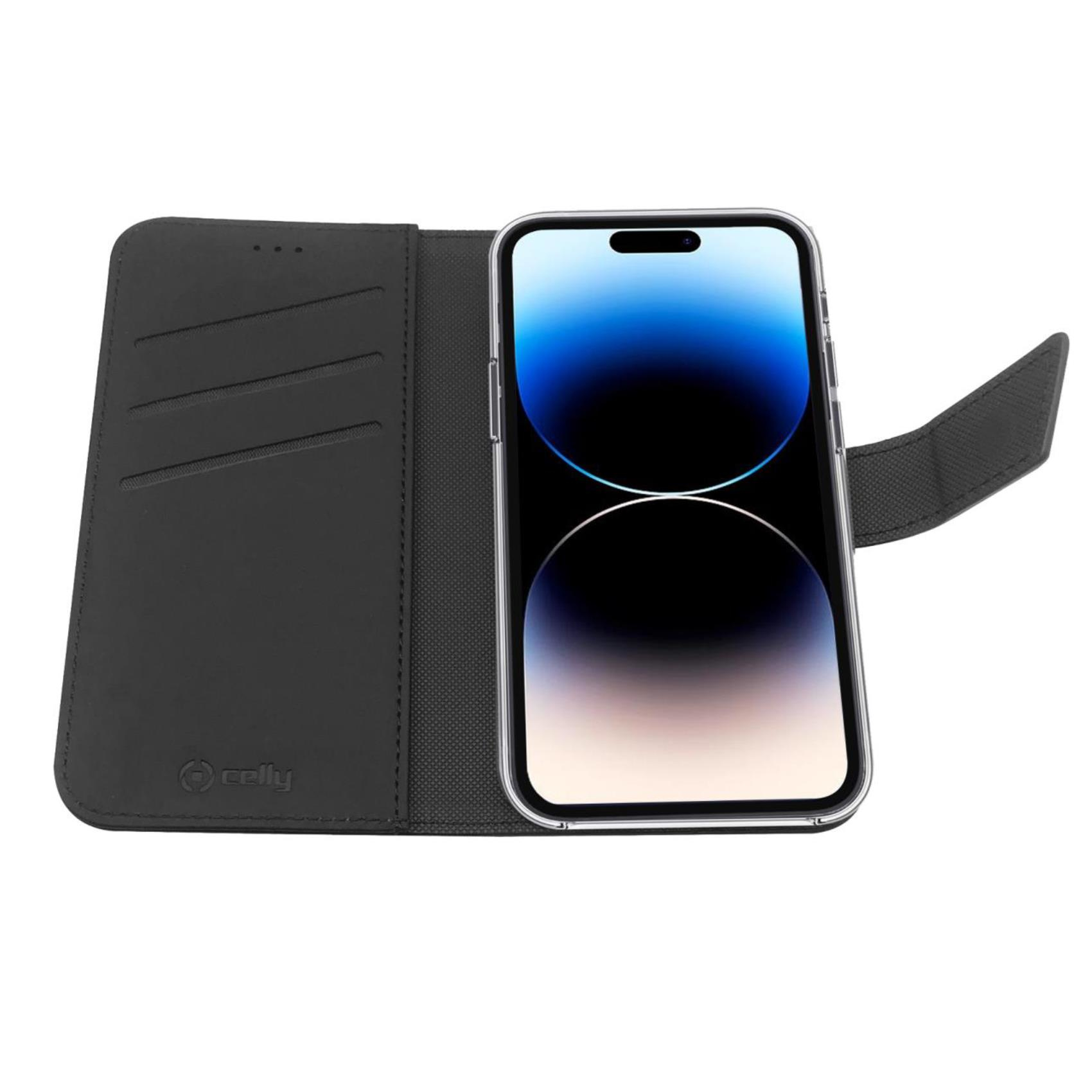 Schwarzes Telefon in Klapphülle, offen. Telefonbildschirm sichtbar. Weißer Hintergrund.