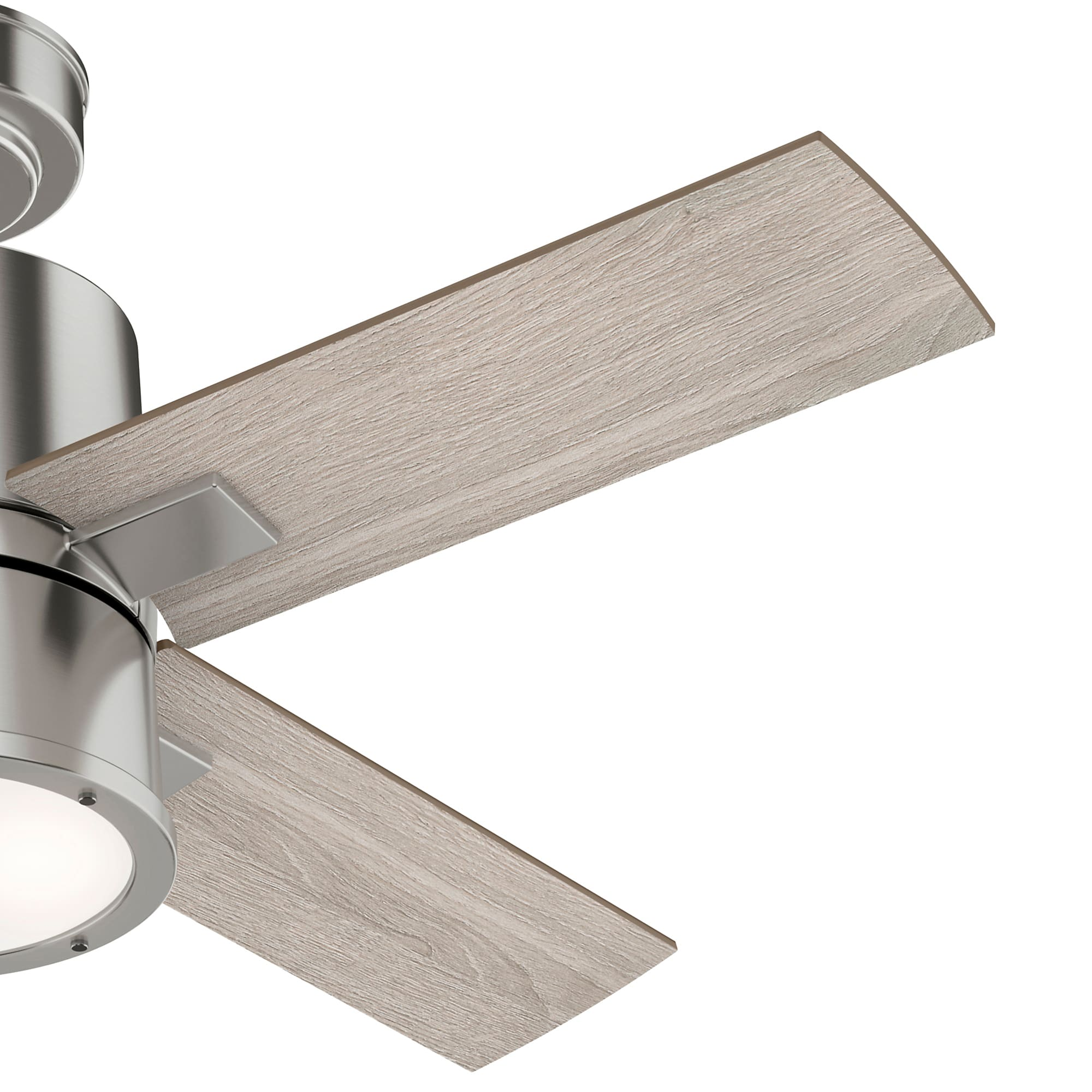 Eine Nahaufnahme eines Deckenventilatorflügels. Die Klinge ist holzähnlich.