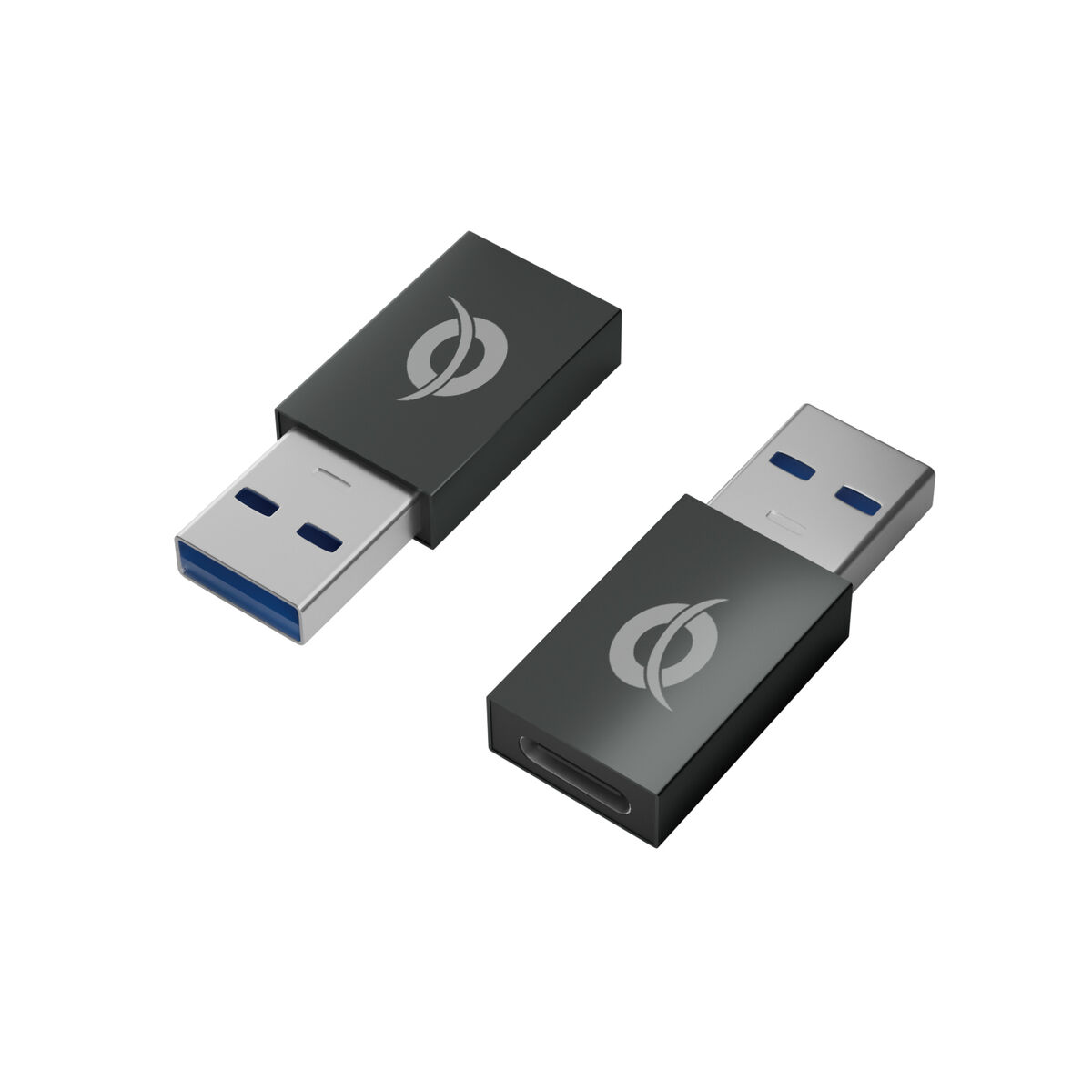 Due adattatori USB neri con lo stesso logo, uno con connettore USB-A, l'altro USB-C.