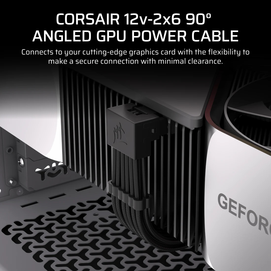 Un cavo di alimentazione GPU nero collegato a una scheda grafica all'interno di un case PC.