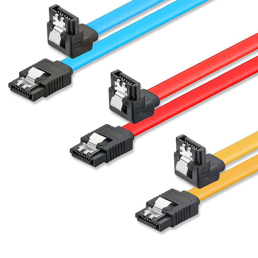 Trzy kable danych SATA, niebieski, czerwony i żółty, z czarnymi złączami, białe tło.