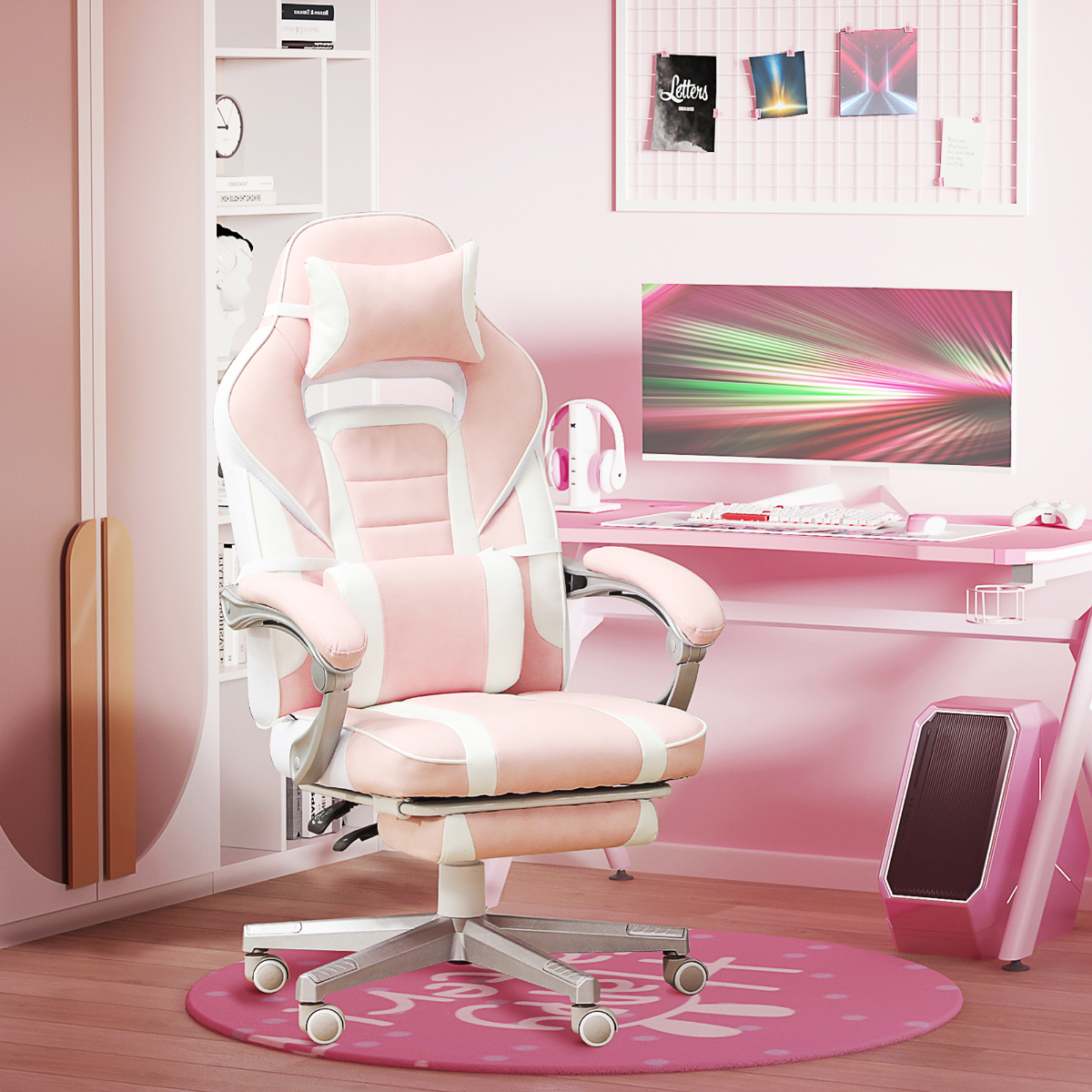 Ein rosa Gaming-Setup mit Gaming-Stuhl, Schreibtisch und Zubehör, alles in einem rosa Farbschema.
