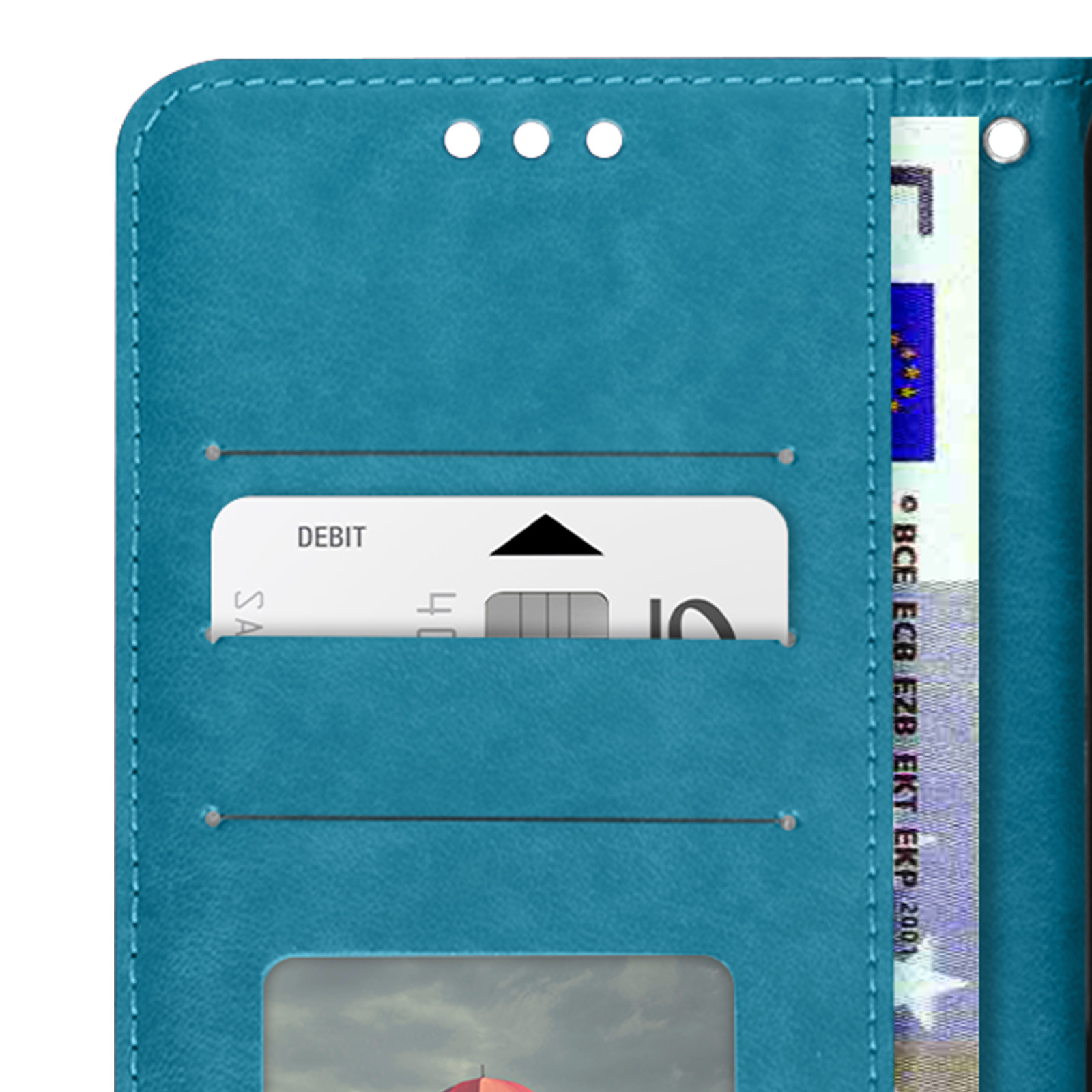 Un portafoglio in pelle blu tiffany con carta di debito e banconota in euro, tre fori in alto.