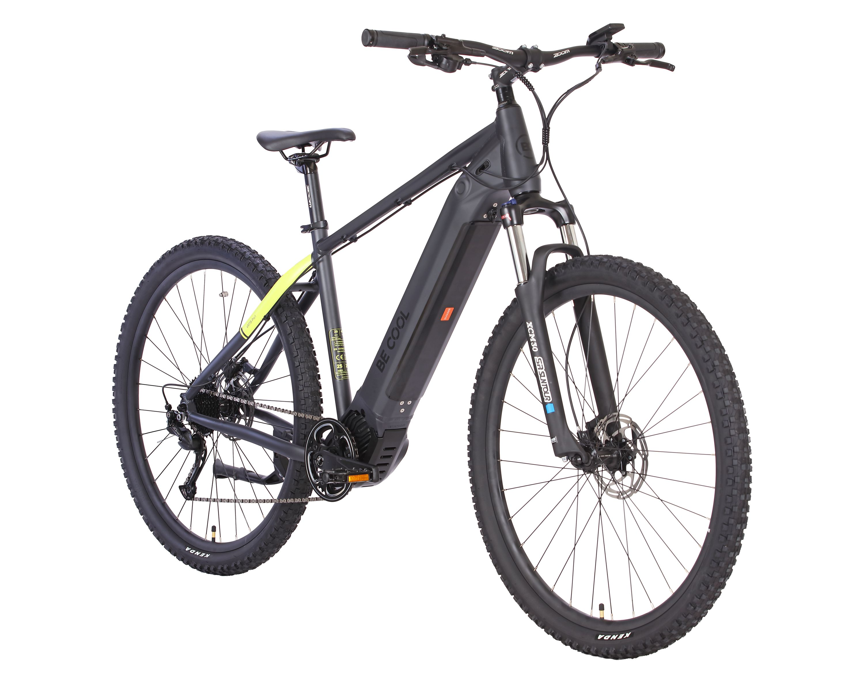 Schwarz-graues E-Bike, Frontansicht, weißer Hintergrund. Gelber Akzent am Rahmen.