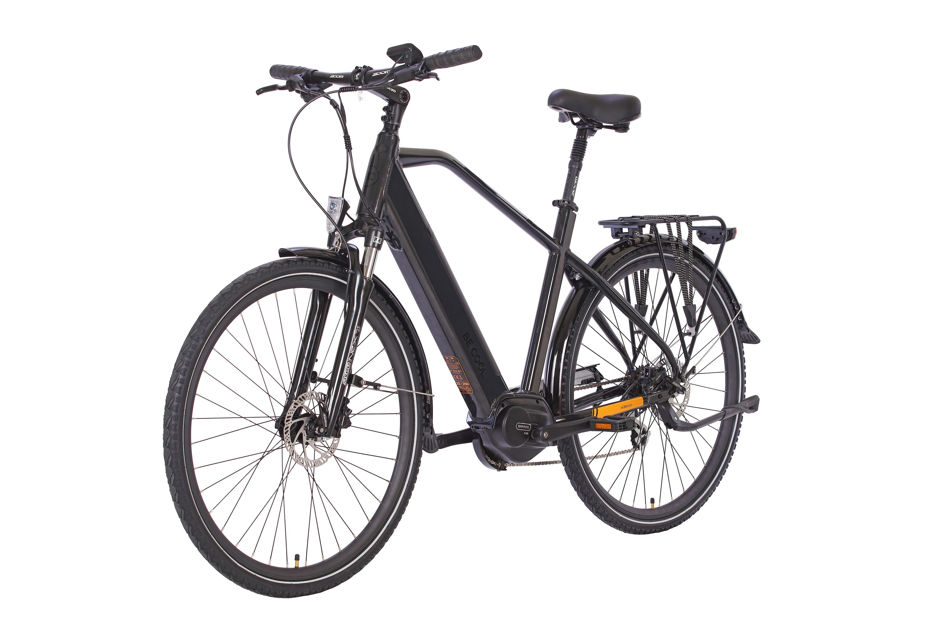 Schwarzes Elektrofahrrad mit Gepäckträger, weißer Hintergrund.