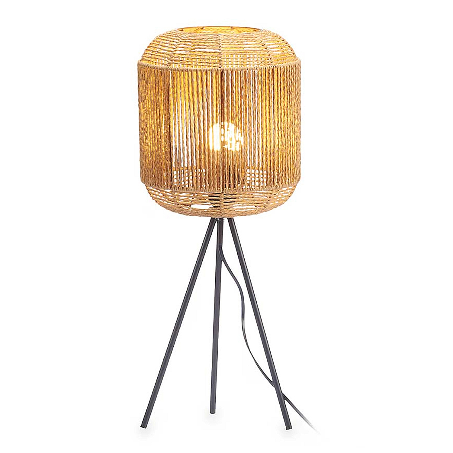 Una lampada da terra con paralume intrecciato e base a treppiede.