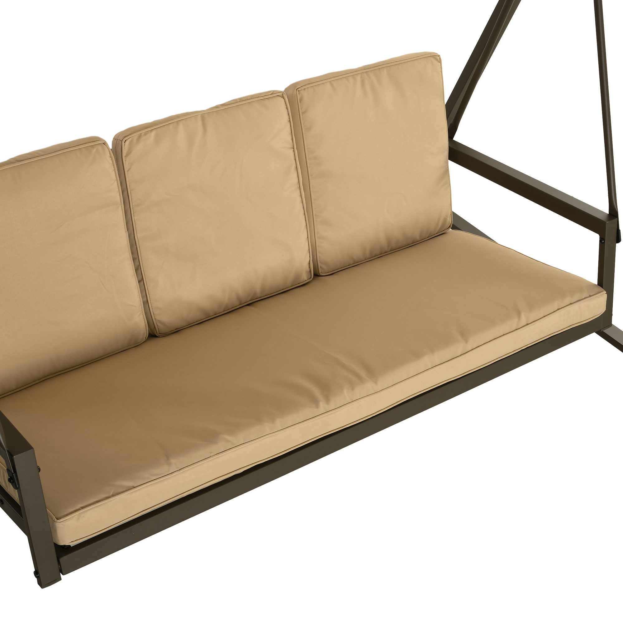 Nahaufnahme des Schaukelsitzes. Beige Kissen auf braunem Gestell.