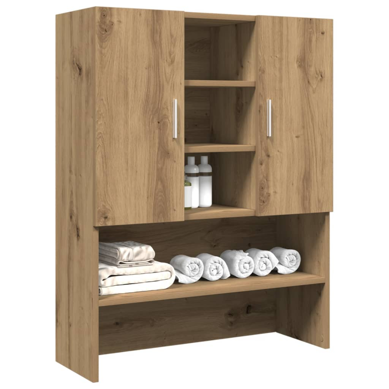 Holzschrank mit Regalen, Handtüchern und Flaschen vor einer Wand.