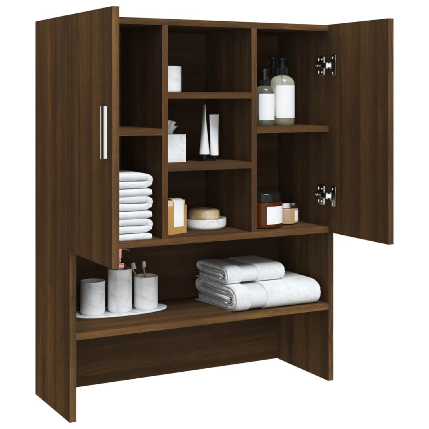 Ein dunkelbrauner Badezimmerschrank mit offenen Regalen und offenen Türen.
