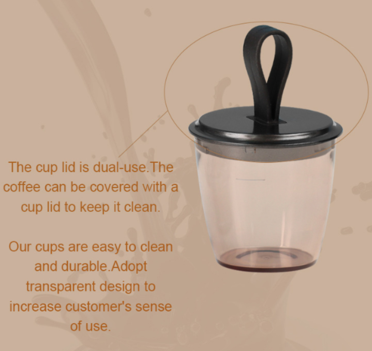 Transparenter Plastikbecher mit schwarzem Deckel, Produkttext. Kaffeebecher mit Deckel.