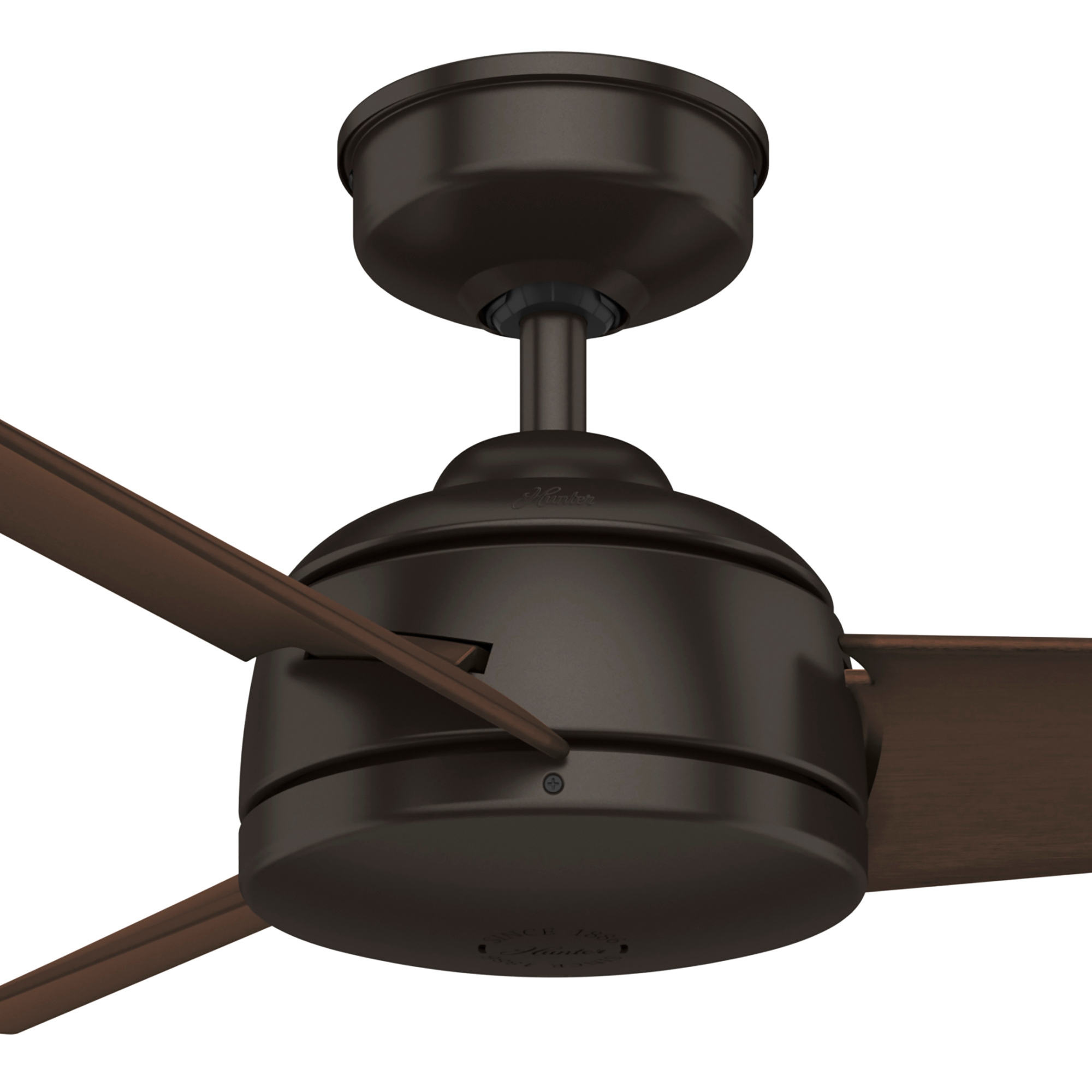 Dunkelbrauner Deckenventilator mit drei Flügeln. Hunter-Logo, braune Flügel, dunkles Motorgehäuse.